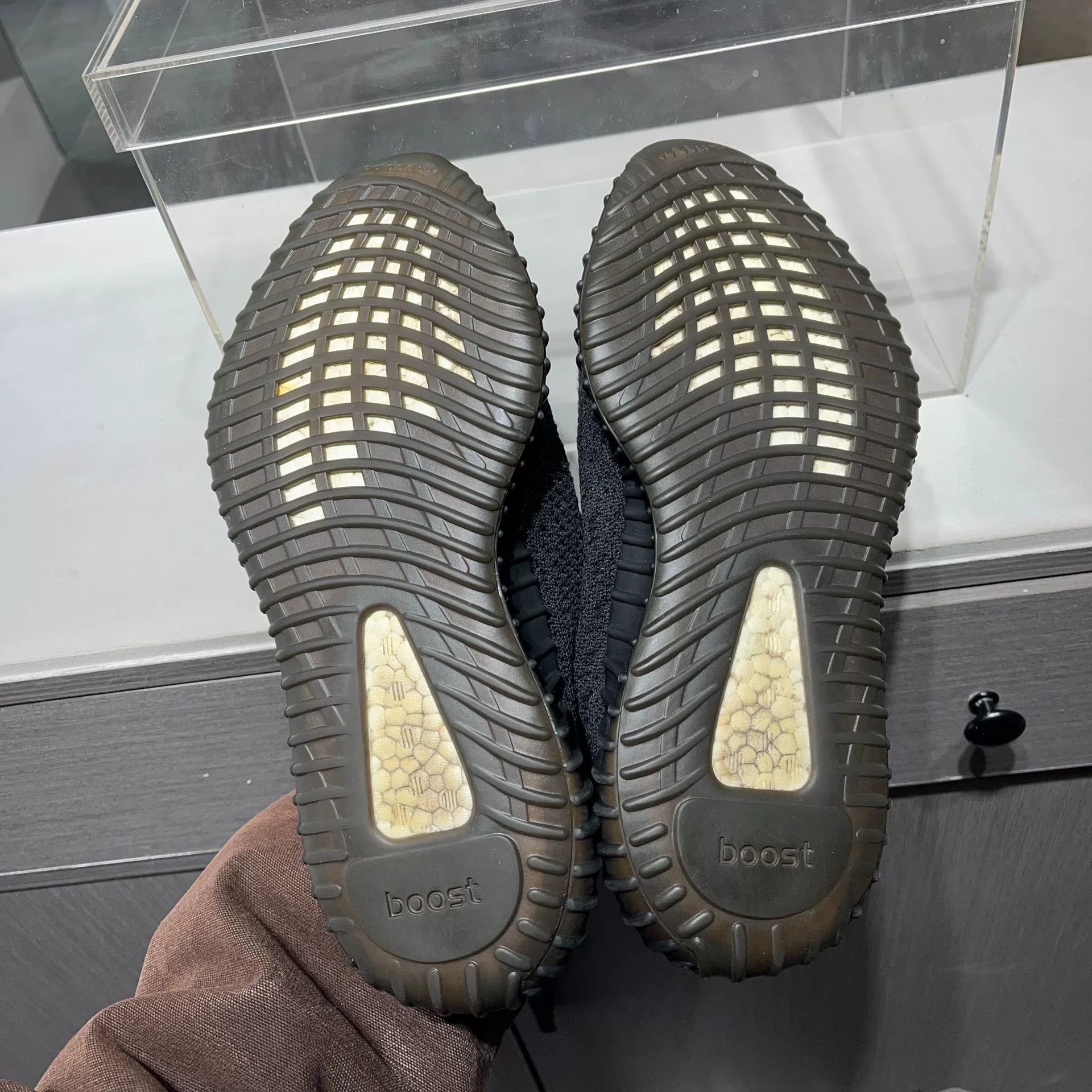 Yeezy Yeezy Black Lowtop Sneakers 41 Men Size US 8.5 / EU 41-42 - 7 Thumbnail