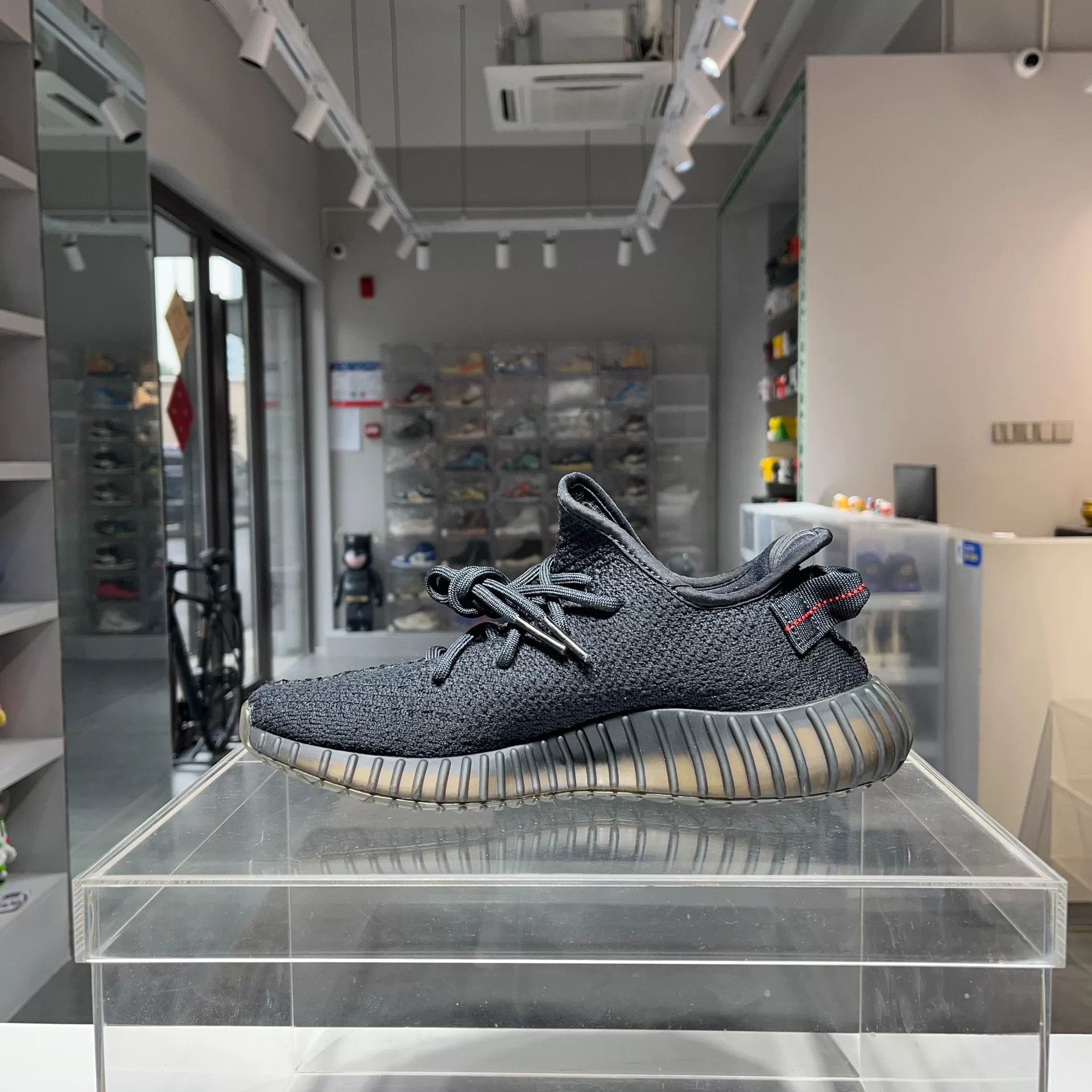 Yeezy Yeezy Black Lowtop Sneakers 41 Men Size US 8.5 / EU 41-42 - 5 Thumbnail