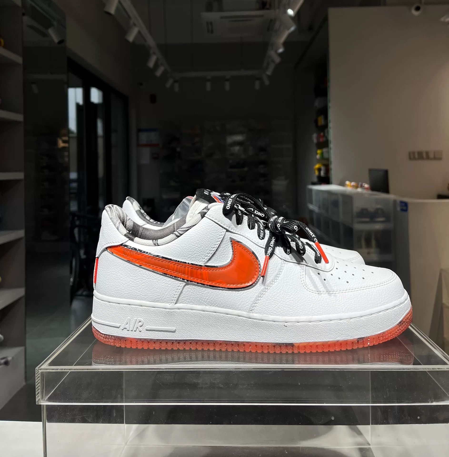 Nike Nike Red Lowtop Sneakers 45 Men Size US 11.5 / EU 44-45 - 3 Thumbnail