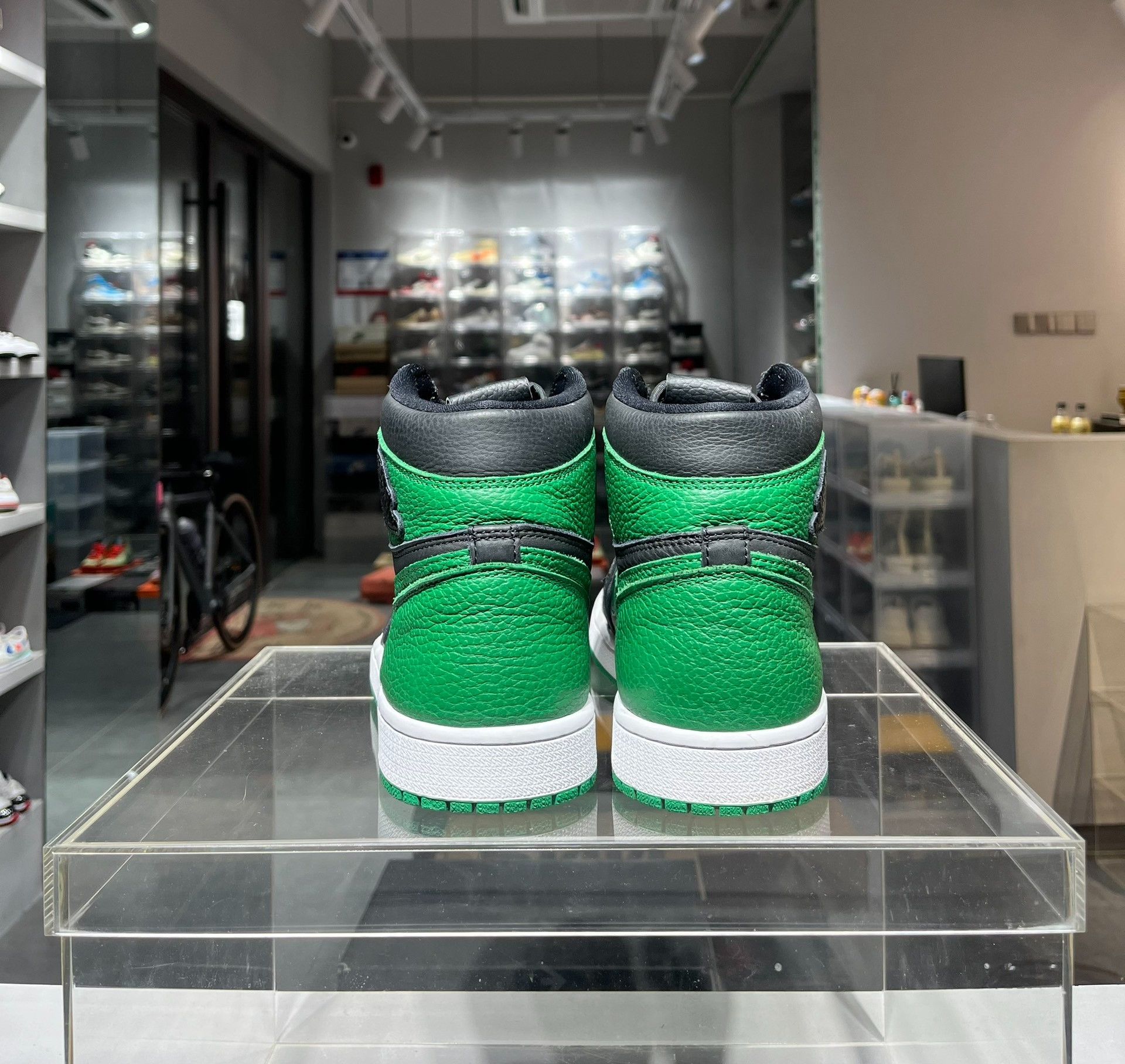 Nike Nike Green Lowtop Sneakers 42 Men Size US 9 / EU 42 - 4 Thumbnail