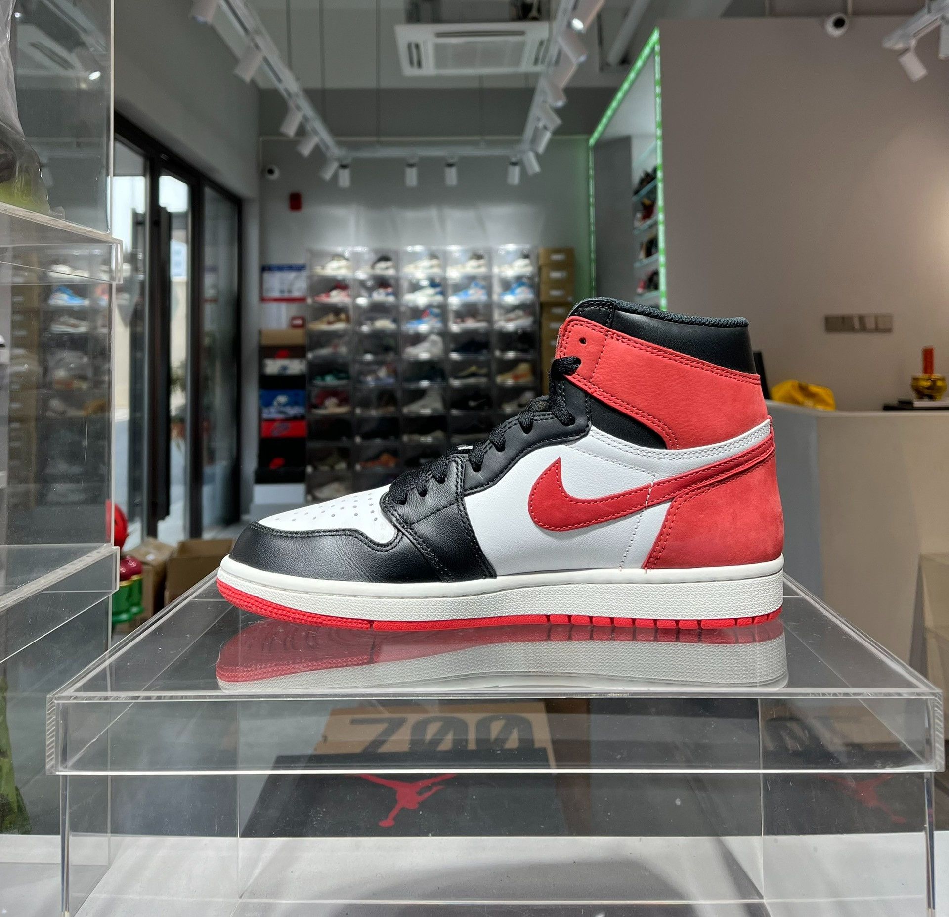 Nike Nike Red Lowtop Sneakers 41 Men Size US 8.5 / EU 41-42 - 5 Thumbnail