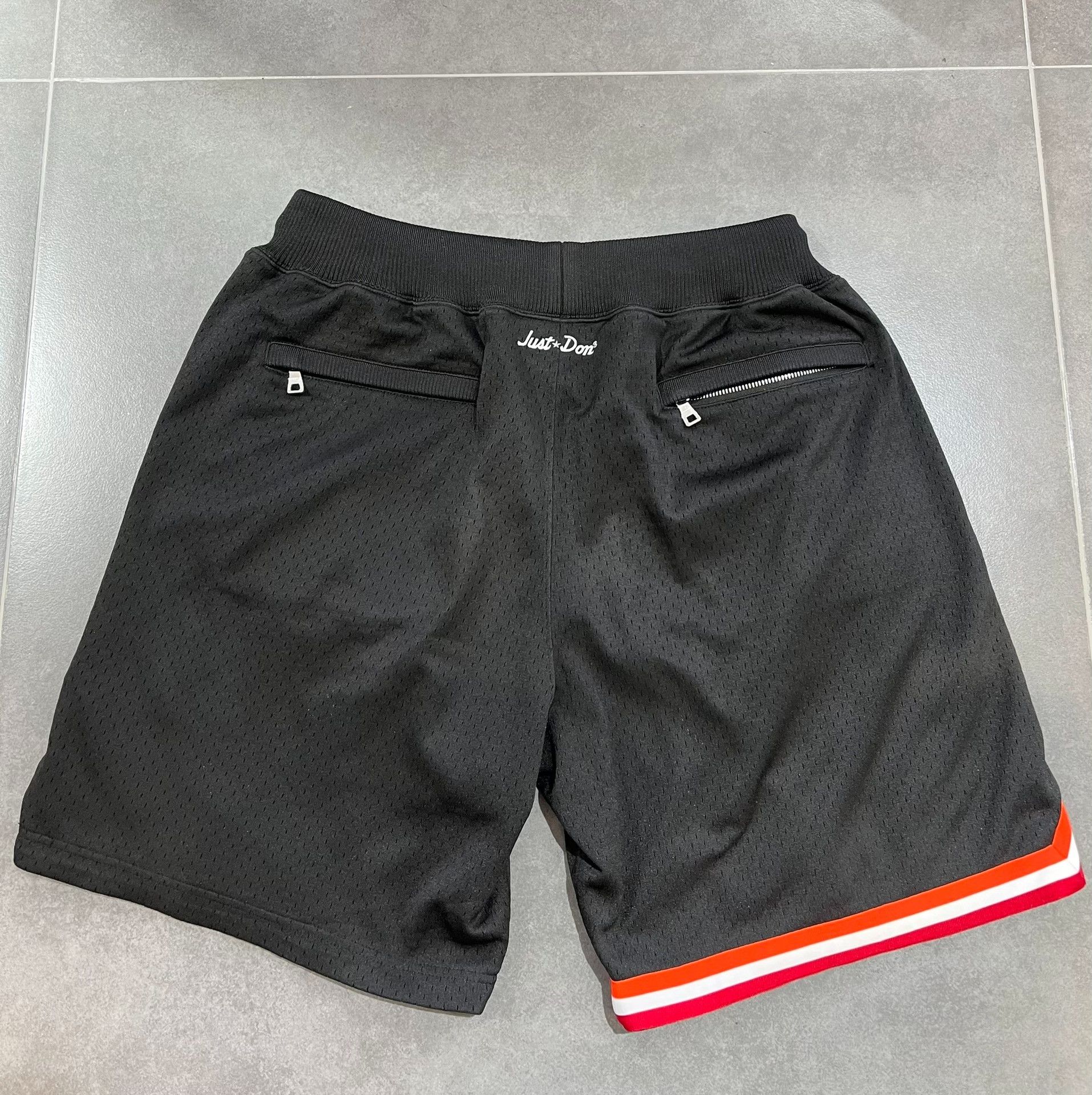 Other Black Shorts L Men Size US 34 / EU 50 - 2 Thumbnail