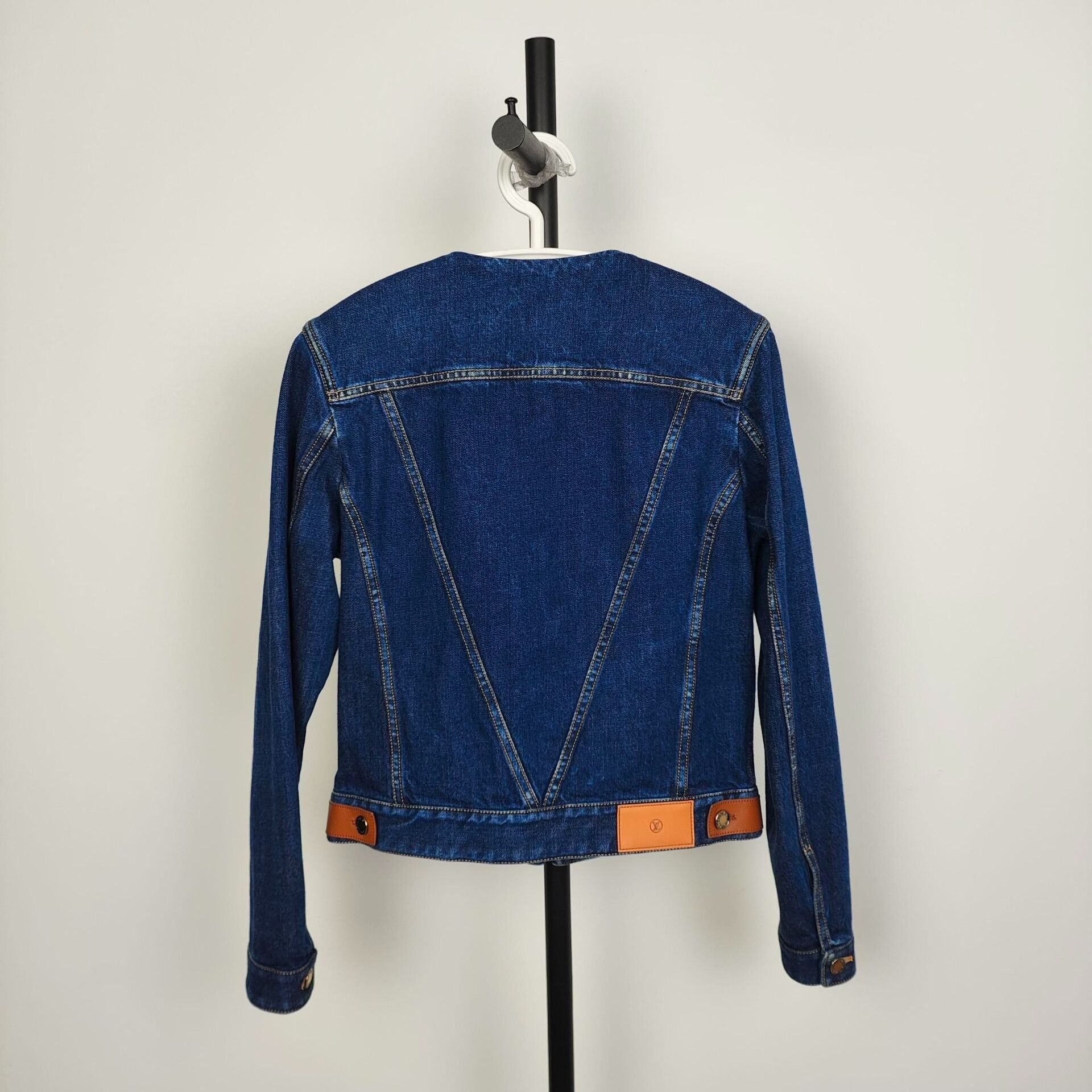 Louis Vuitton Louis Vuitton Jacket 36 Women Size S / US 4 / IT 40 - 2 Thumbnail