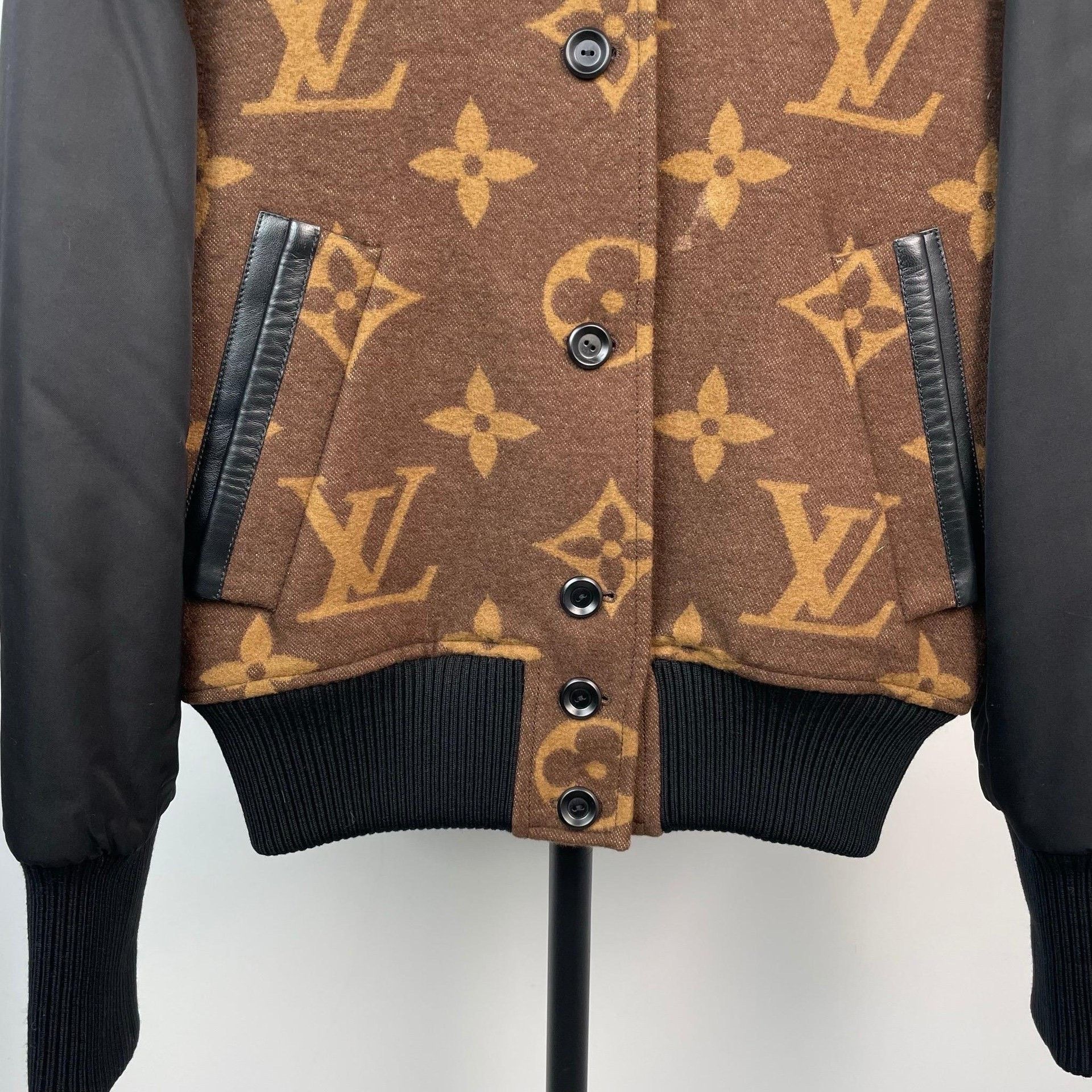 Louis Vuitton Louis Vuitton Multi Light Jacket 36 Men Size US S / EU 44-46 / 1 - 3 Thumbnail