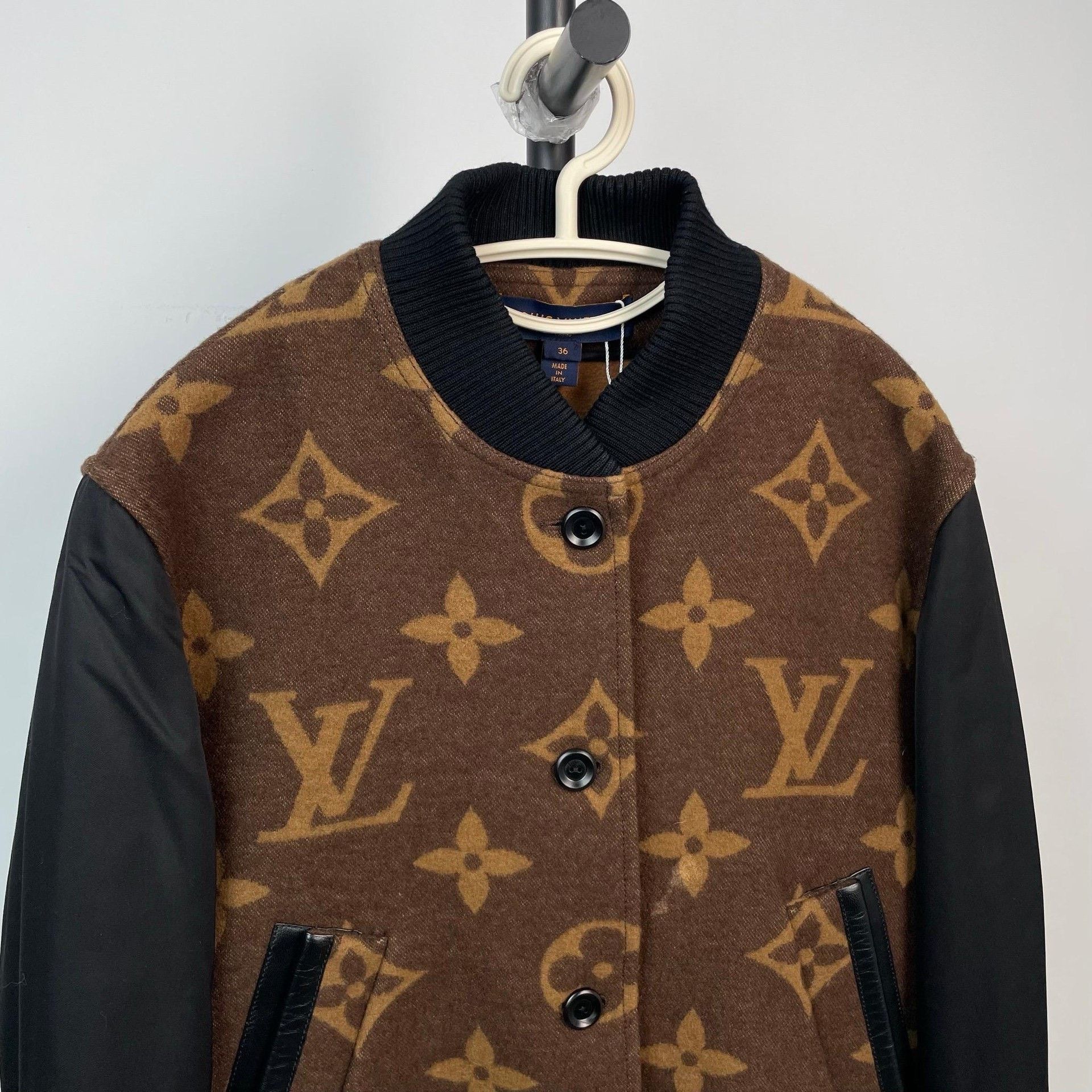 Louis Vuitton Louis Vuitton Multi Light Jacket 36 Men Size US S / EU 44-46 / 1 - 4 Thumbnail