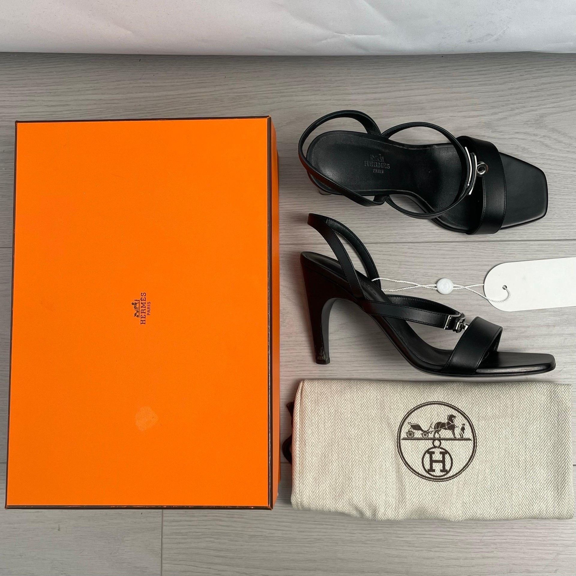 Hermes Hermes Silver Sandals 38.5 Women Size US 7.5 / IT 37.5 - 2 Thumbnail