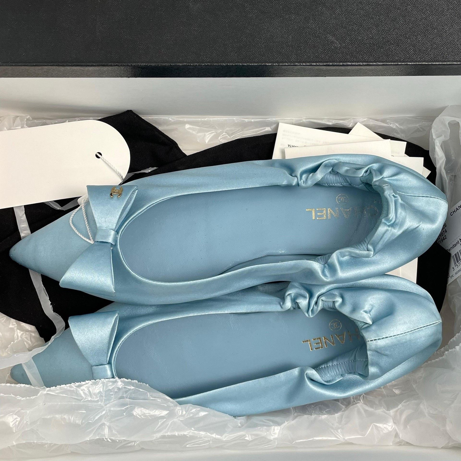 Chanel Chanel Blue Lowtop Sneakers 35 Women Size US 5 / IT 35 - 2 Thumbnail