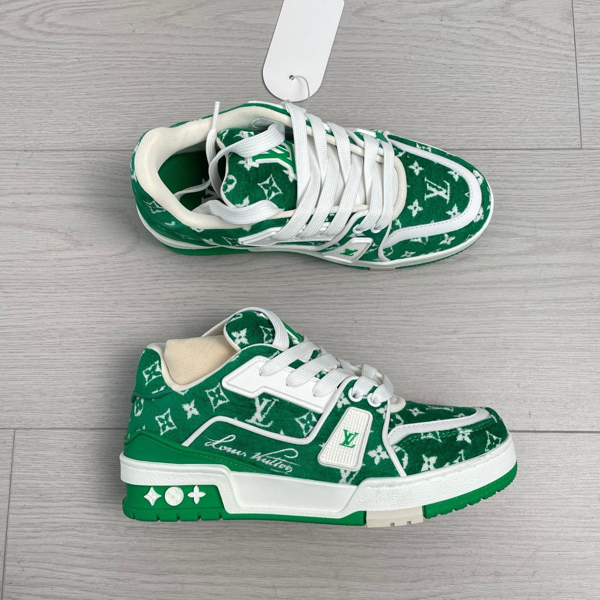 Louis Vuitton Louis Vuitton Green Lowtop Sneakers 35 Women Size US 5 / IT 35 - 2 Thumbnail