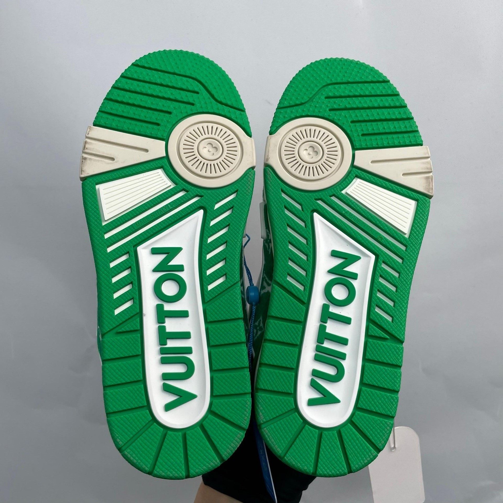 Louis Vuitton Louis Vuitton Green Lowtop Sneakers 35 Women Size US 5 / IT 35 - 5 Thumbnail