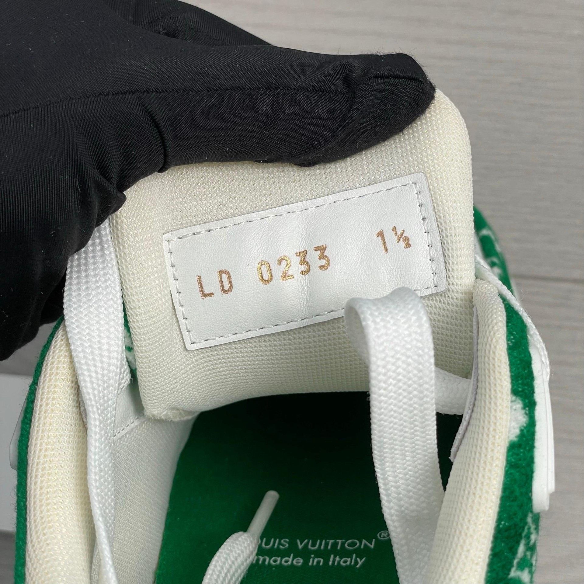 Louis Vuitton Louis Vuitton Green Lowtop Sneakers 35 Women Size US 5 / IT 35 - 9 Thumbnail
