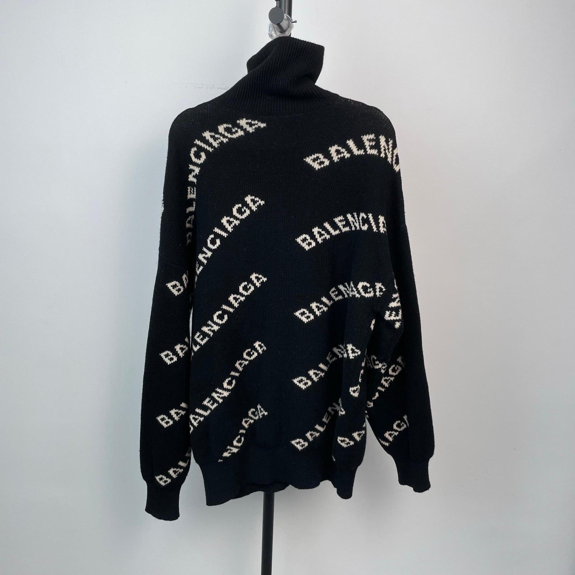 Balenciaga Balenciaga Black Sweater XS Men Size US XS / EU 42 / 0 - 2 Thumbnail