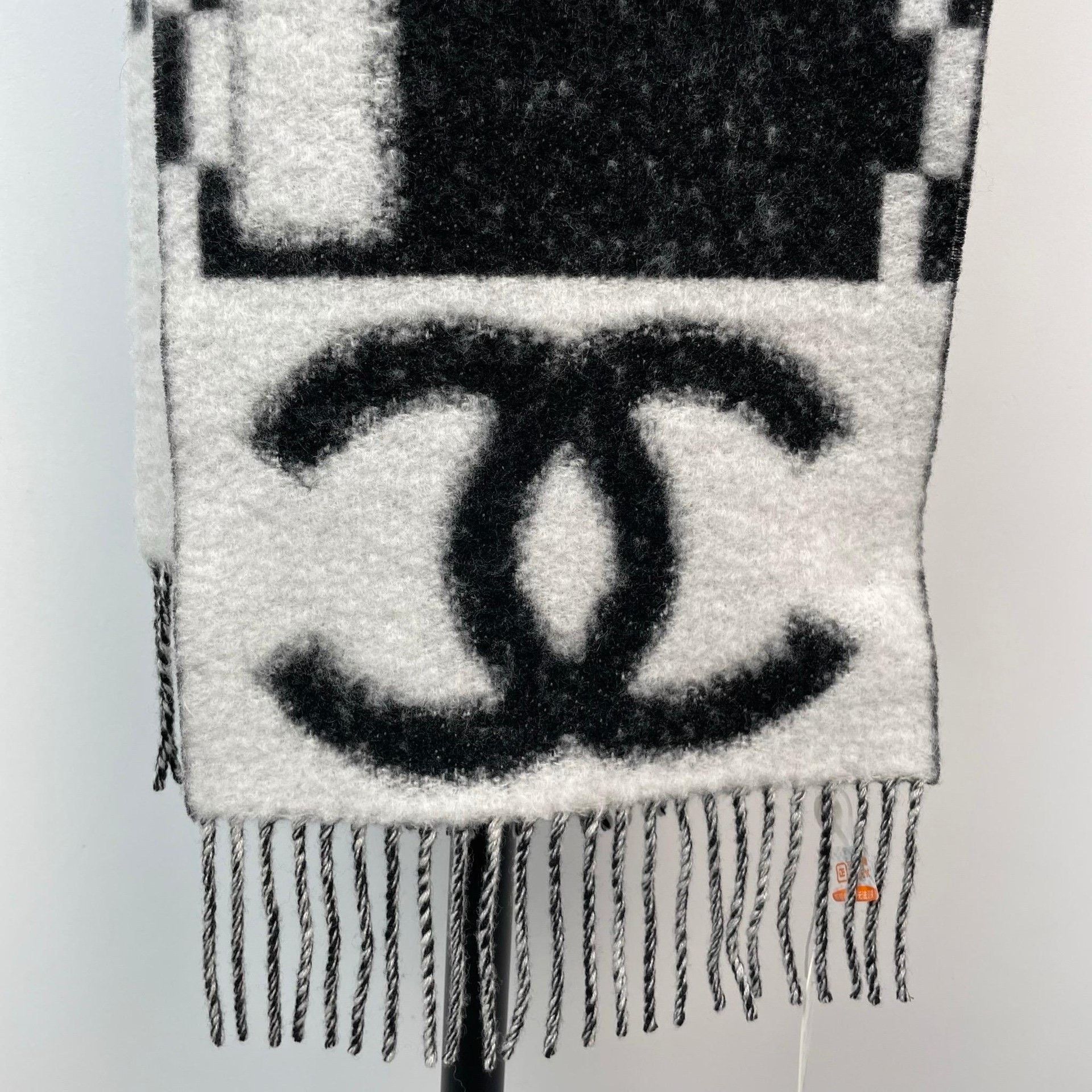 Chanel Chanel Black Scarf L Men Size ONE SIZE - 5 Thumbnail