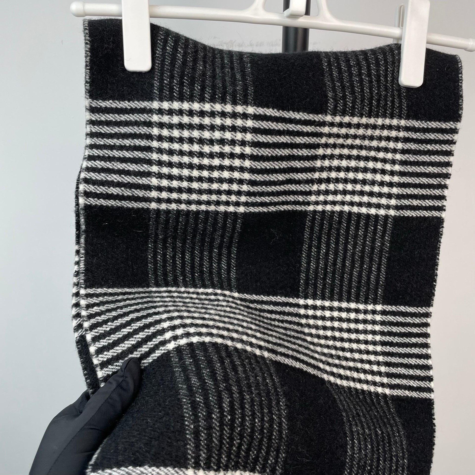 Balenciaga Balenciaga Multi Scarf 35 Men Size ONE SIZE - 6 Thumbnail