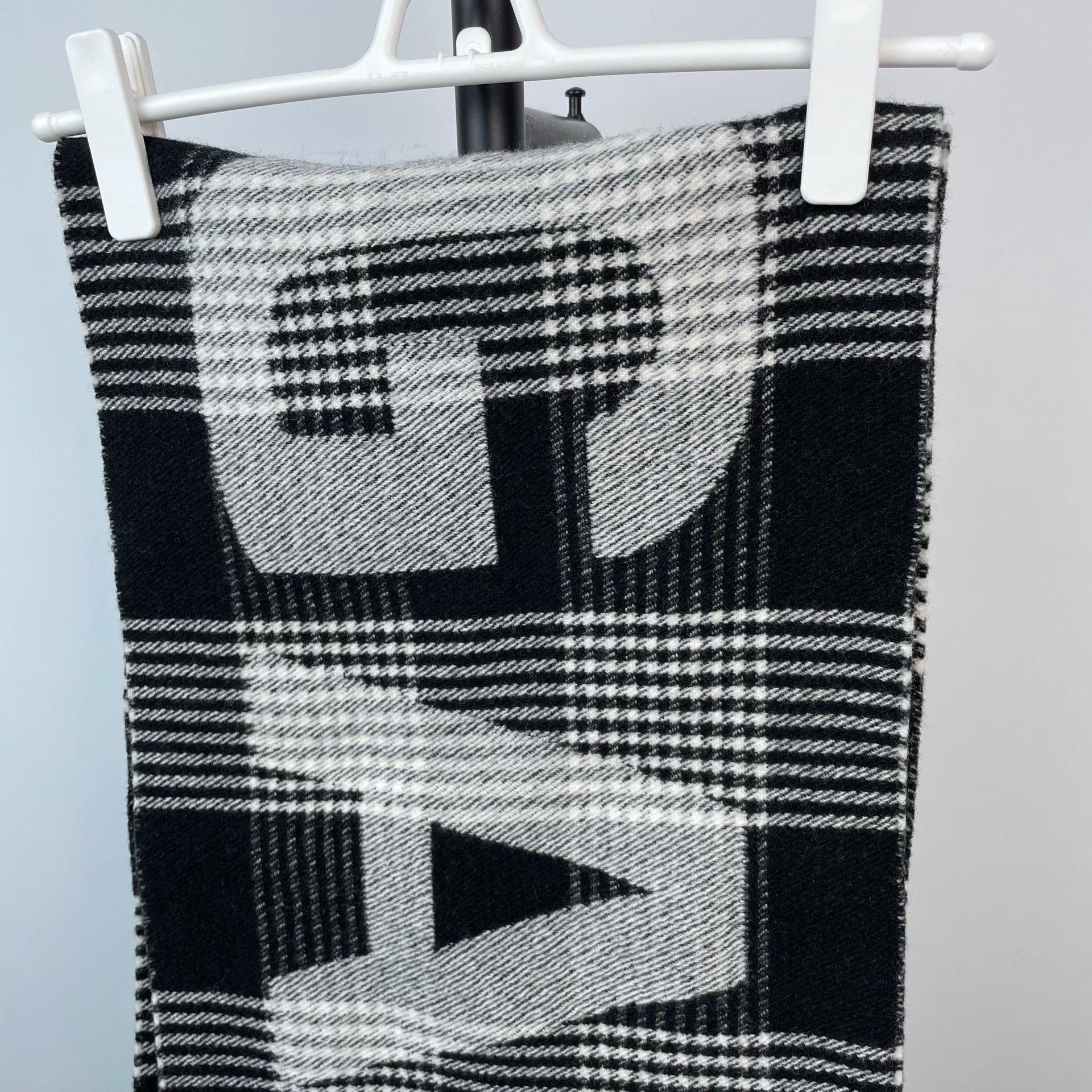 Balenciaga Balenciaga Multi Scarf 35 Men Size ONE SIZE - 2 Thumbnail