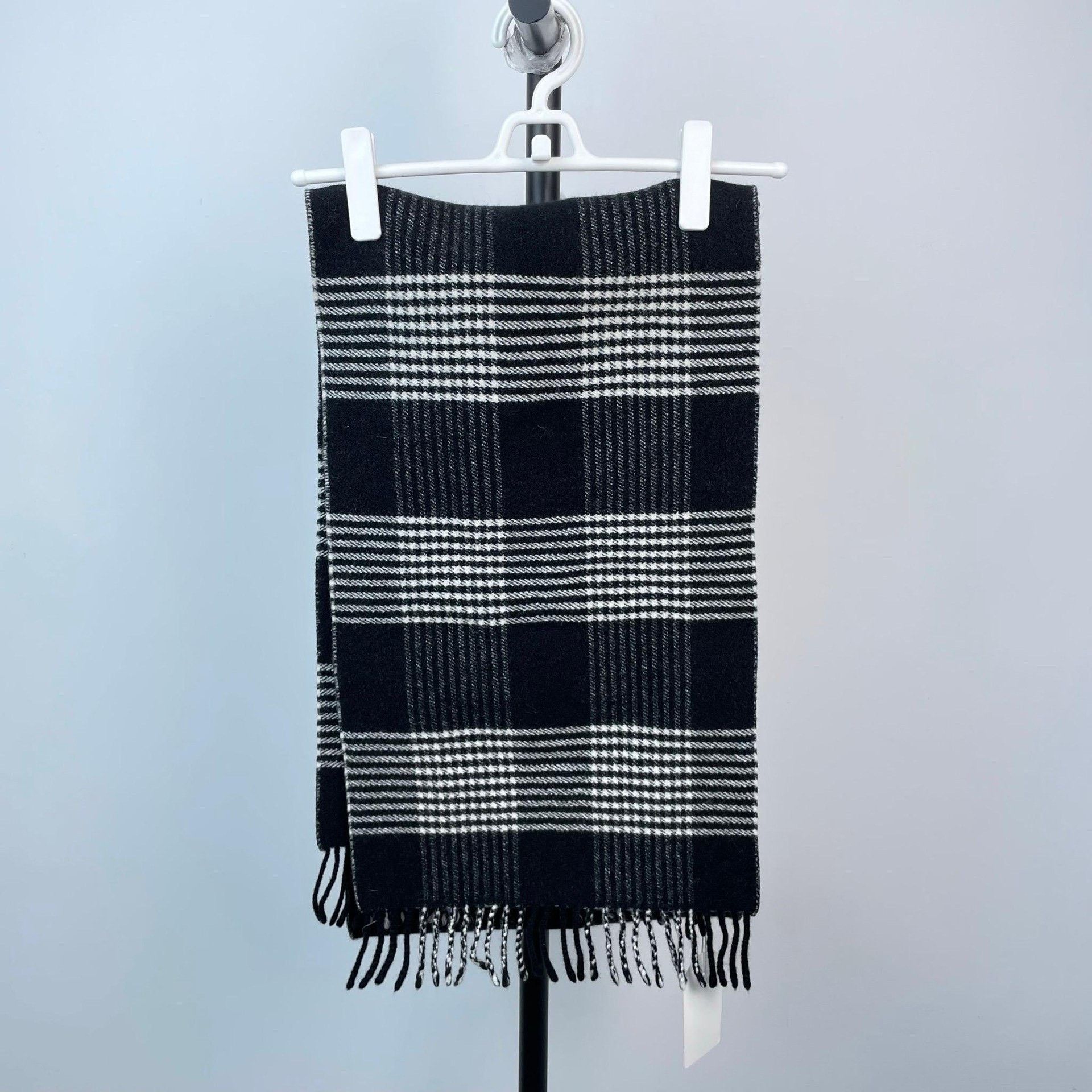 Balenciaga Balenciaga Multi Scarf 35 Men Size ONE SIZE - 3 Thumbnail