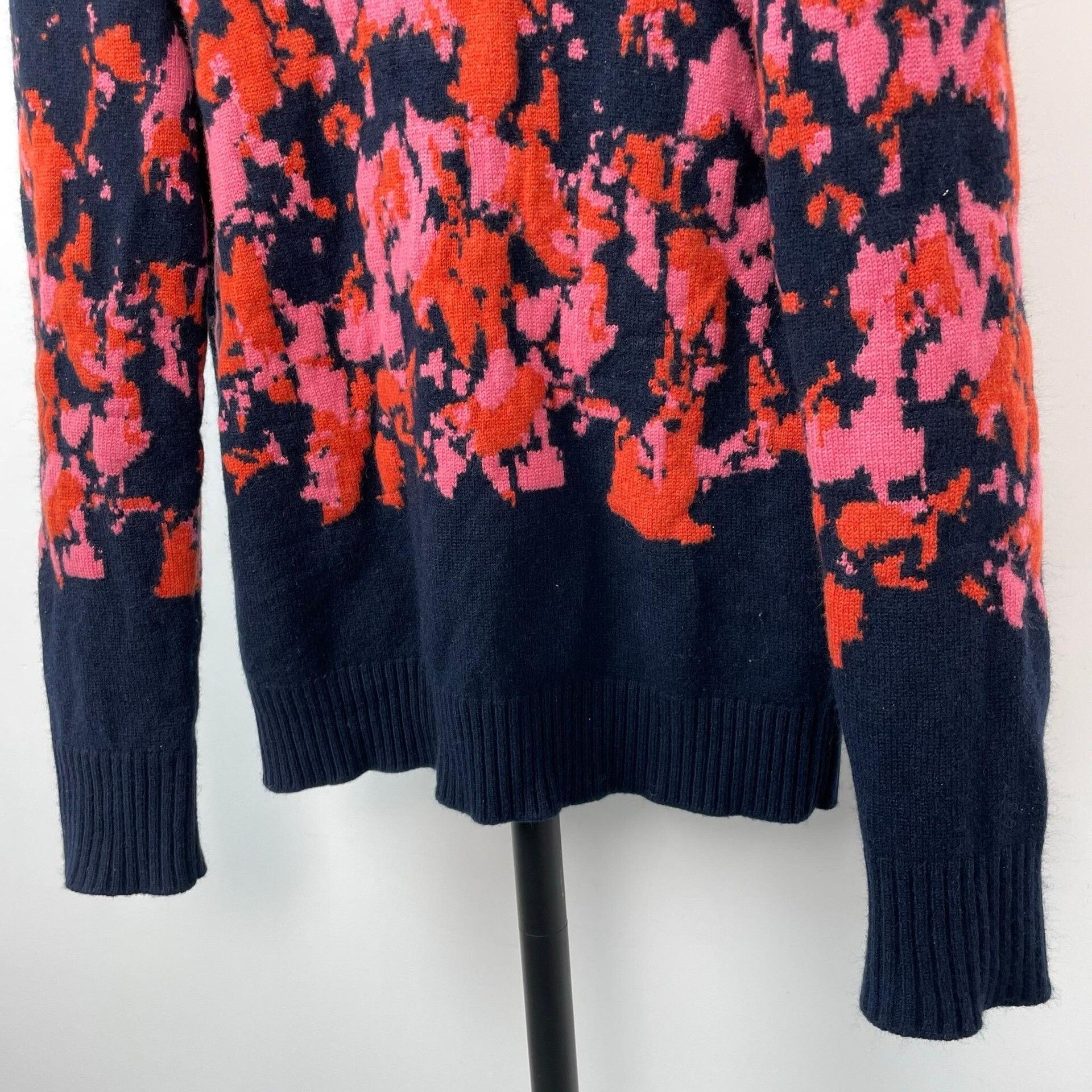 Chanel Chanel Multi Sweater 38 Women Size S / US 4 / IT 40 - 3 Thumbnail