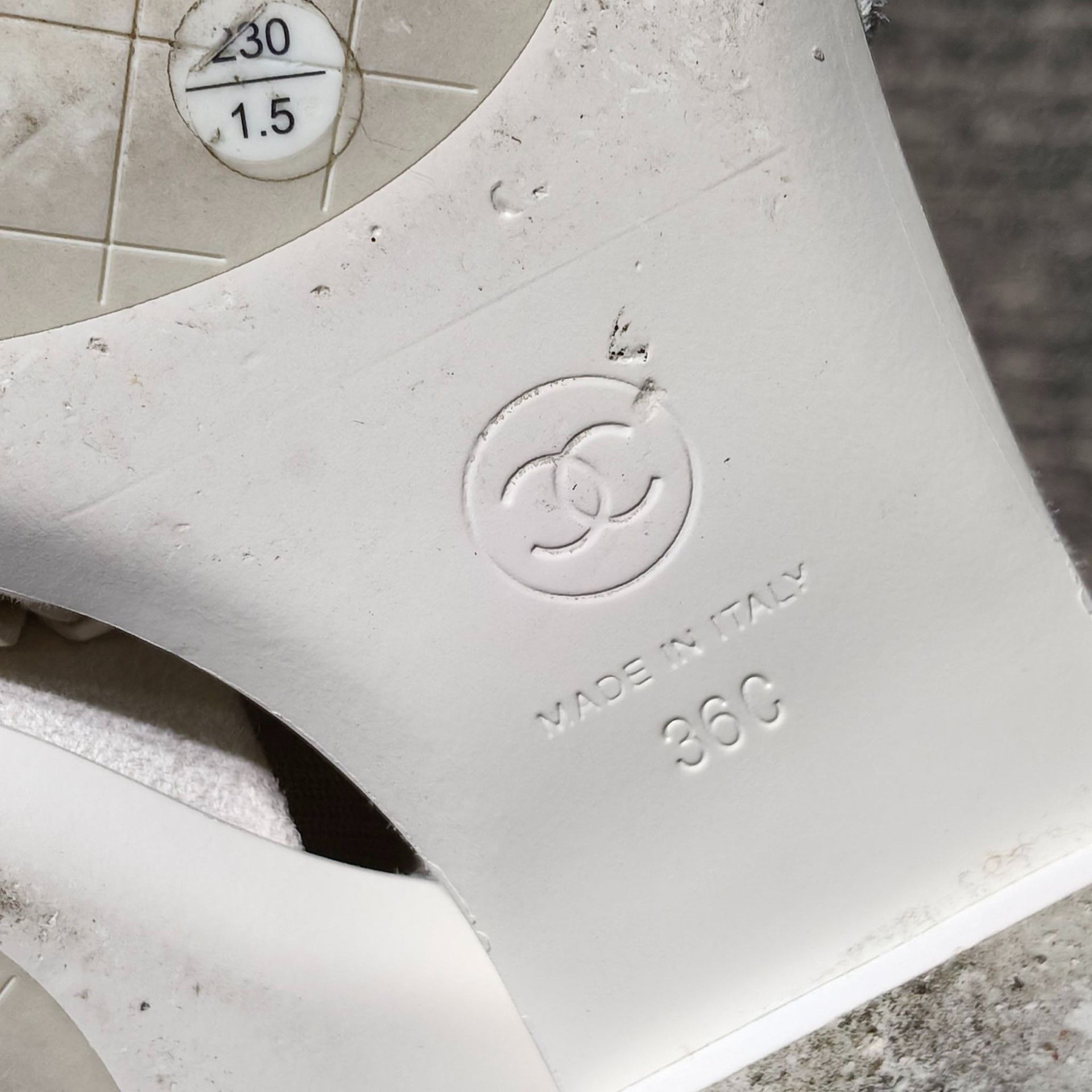 Chanel Chanel White Sandals 25 Women Size US 8 / IT 38 - 2 Thumbnail