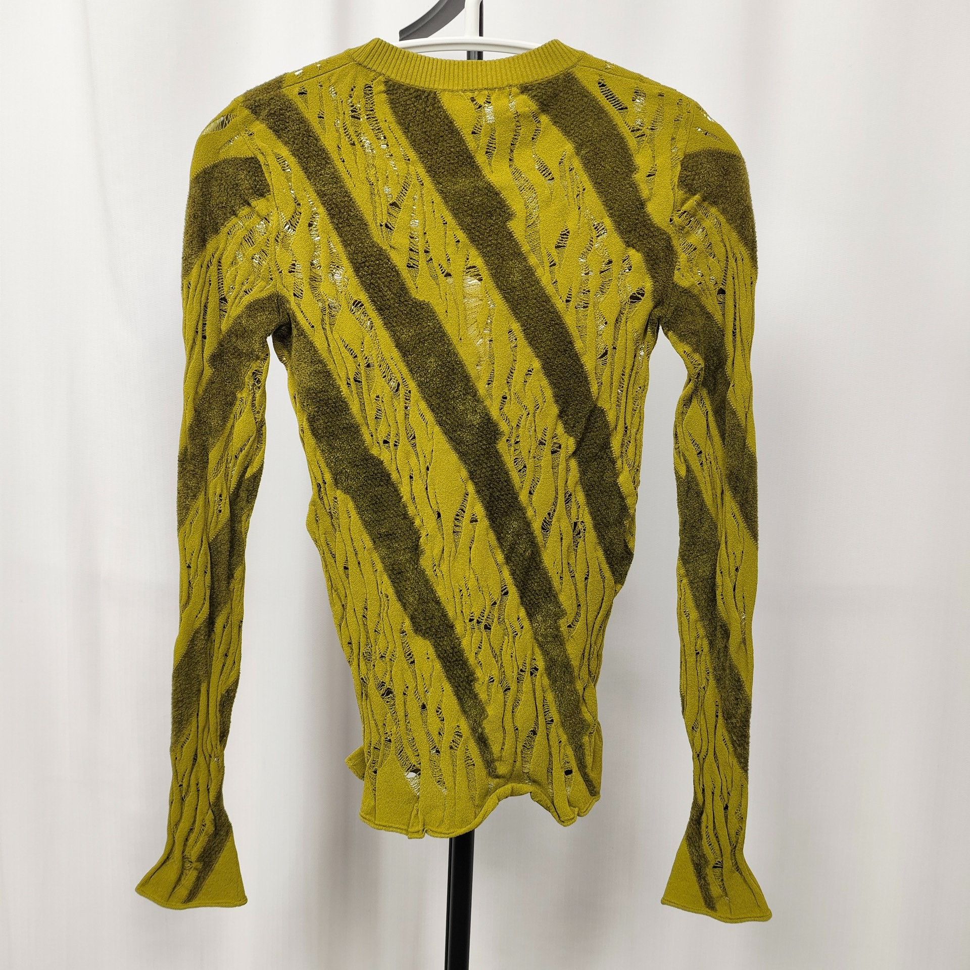 Louis Vuitton Louis Vuitton Green Sweater XS Women Size XS / US 0-2 / IT 36-38 - 2 Thumbnail
