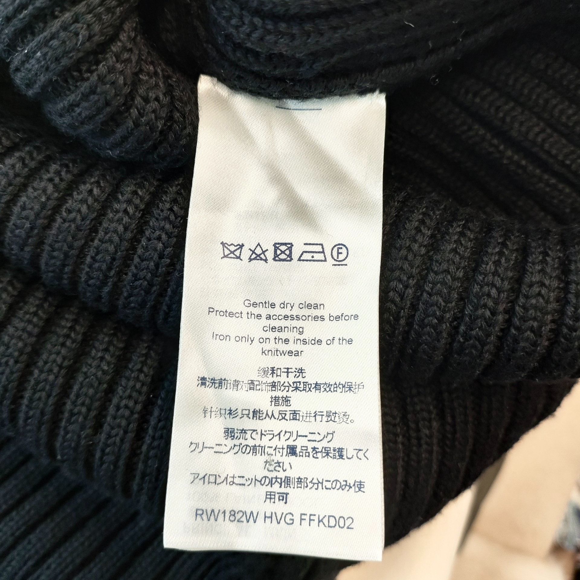 Louis Vuitton Louis Vuitton Black Sweater XS Women Size XS / US 0-2 / IT 36-38 - 4 Thumbnail