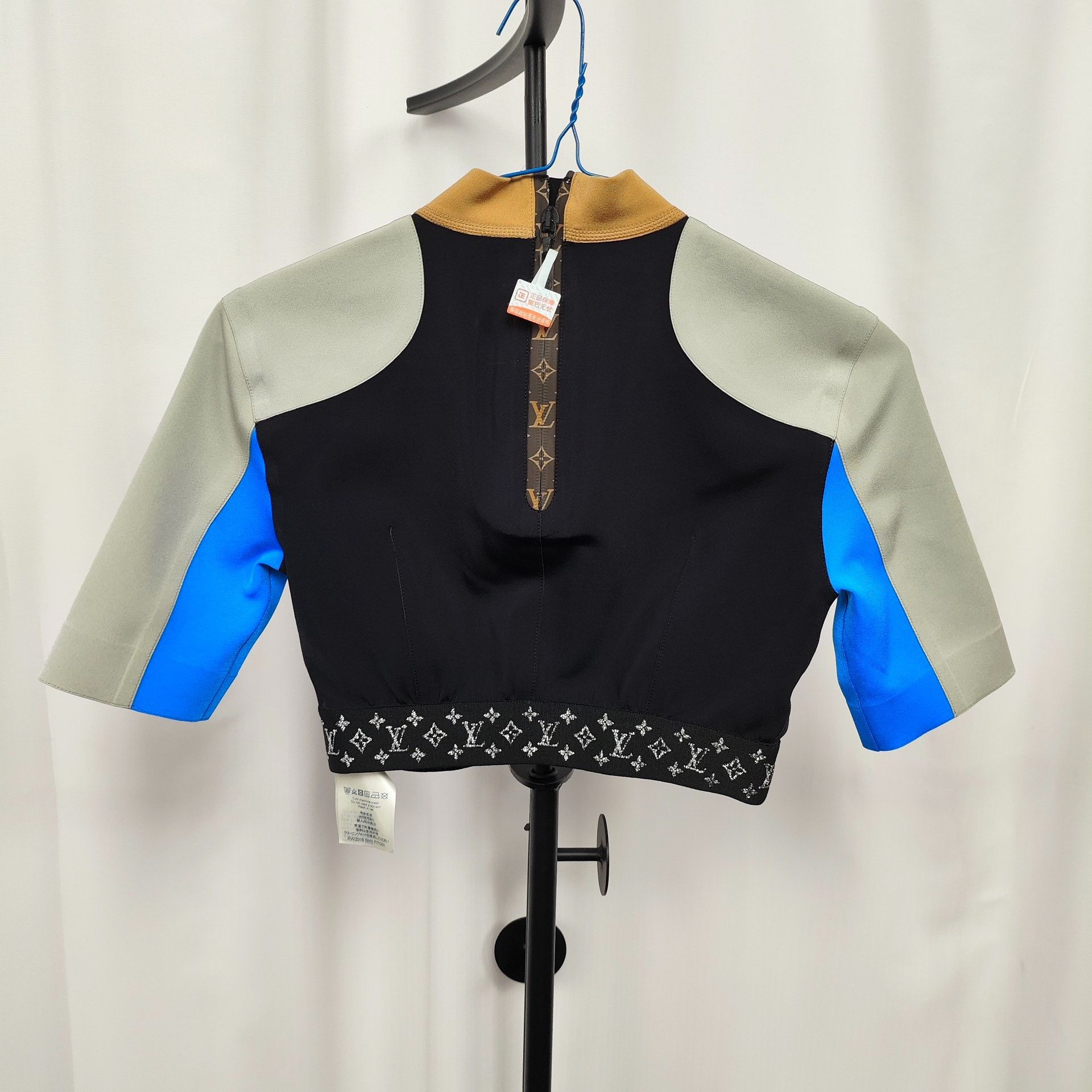 Louis Vuitton Louis Vuitton Multi T-Shirt 34 Women Size XS / US 0-2 / IT 36-38 - 7 Thumbnail