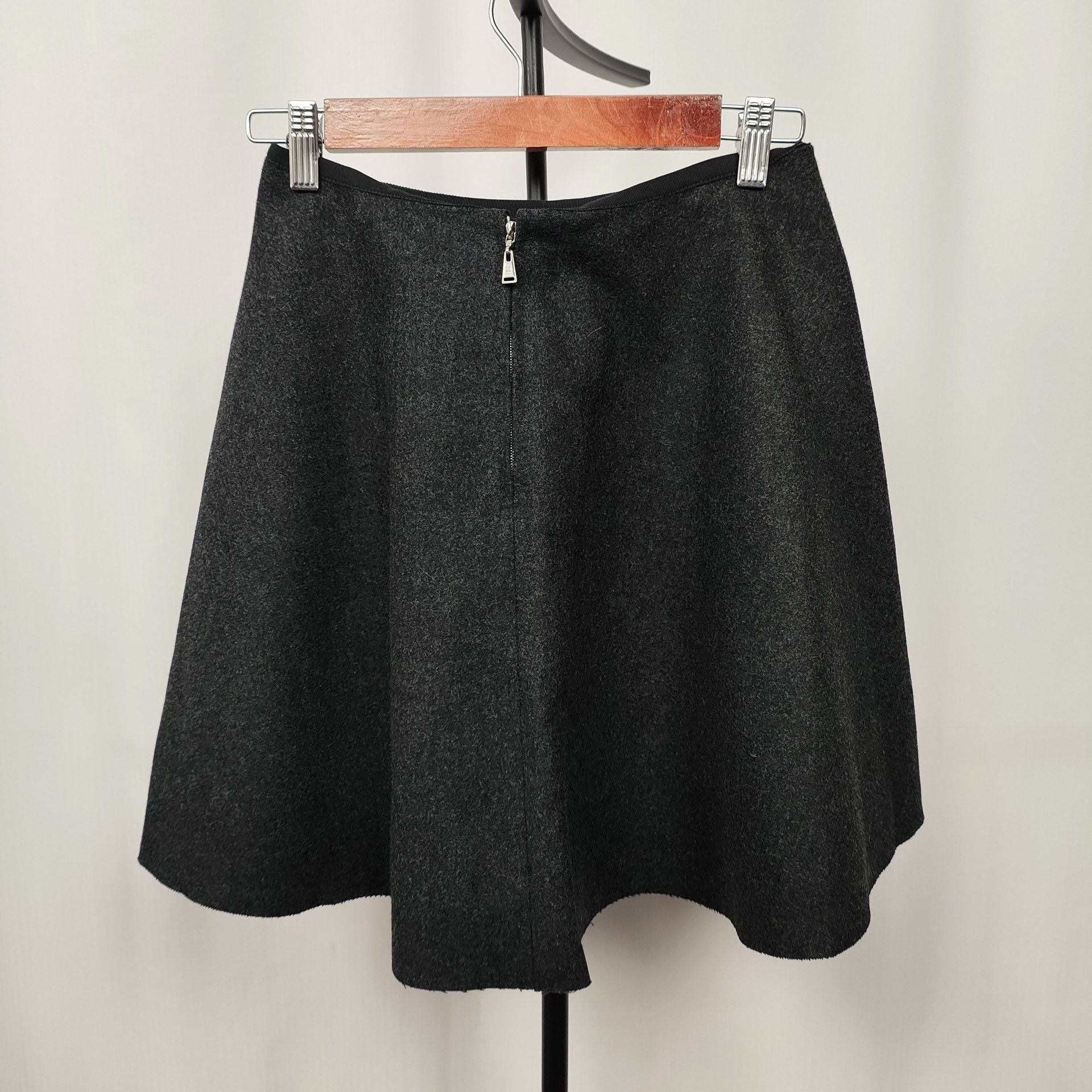 Louis Vuitton Louis Vuitton Black Skirt 36 Women Size 36" / US 14 / IT 50 - 2 Thumbnail