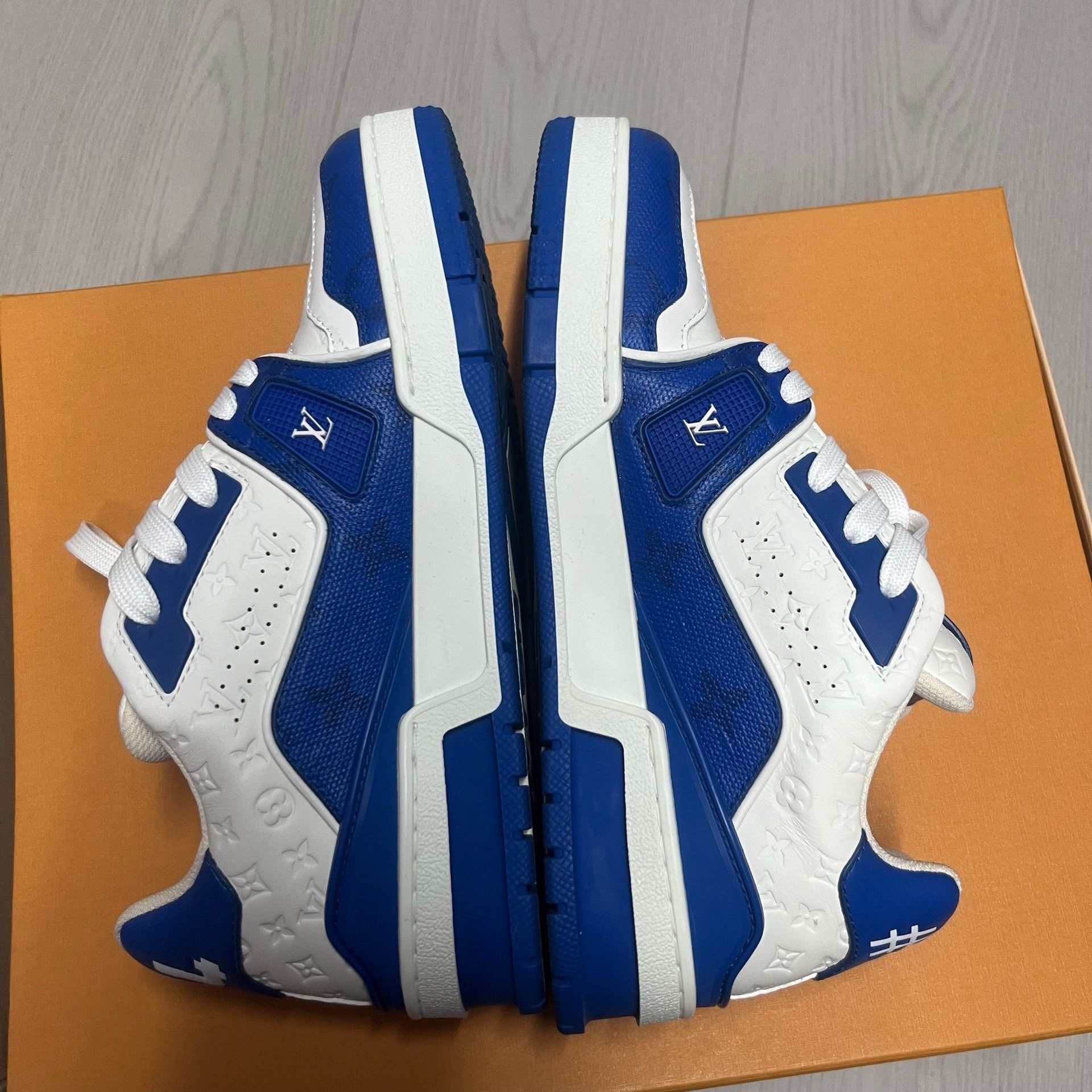 Louis Vuitton Louis Vuitton Blue Lowtop Sneakers XS Men Size US 10 / EU 43 - 3 Thumbnail