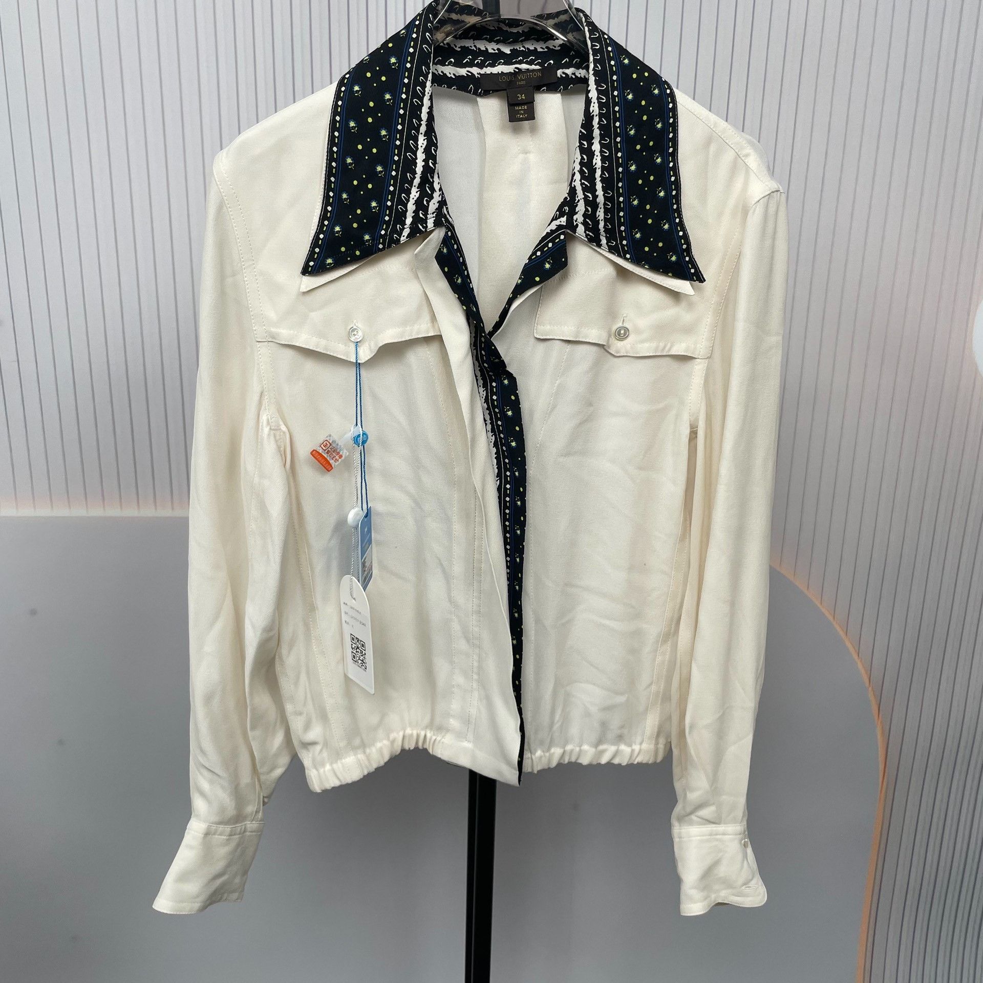 Louis Vuitton Louis Vuitton Light Jacket 34 Men Size US XS / EU 42 / 0 - 6 Thumbnail