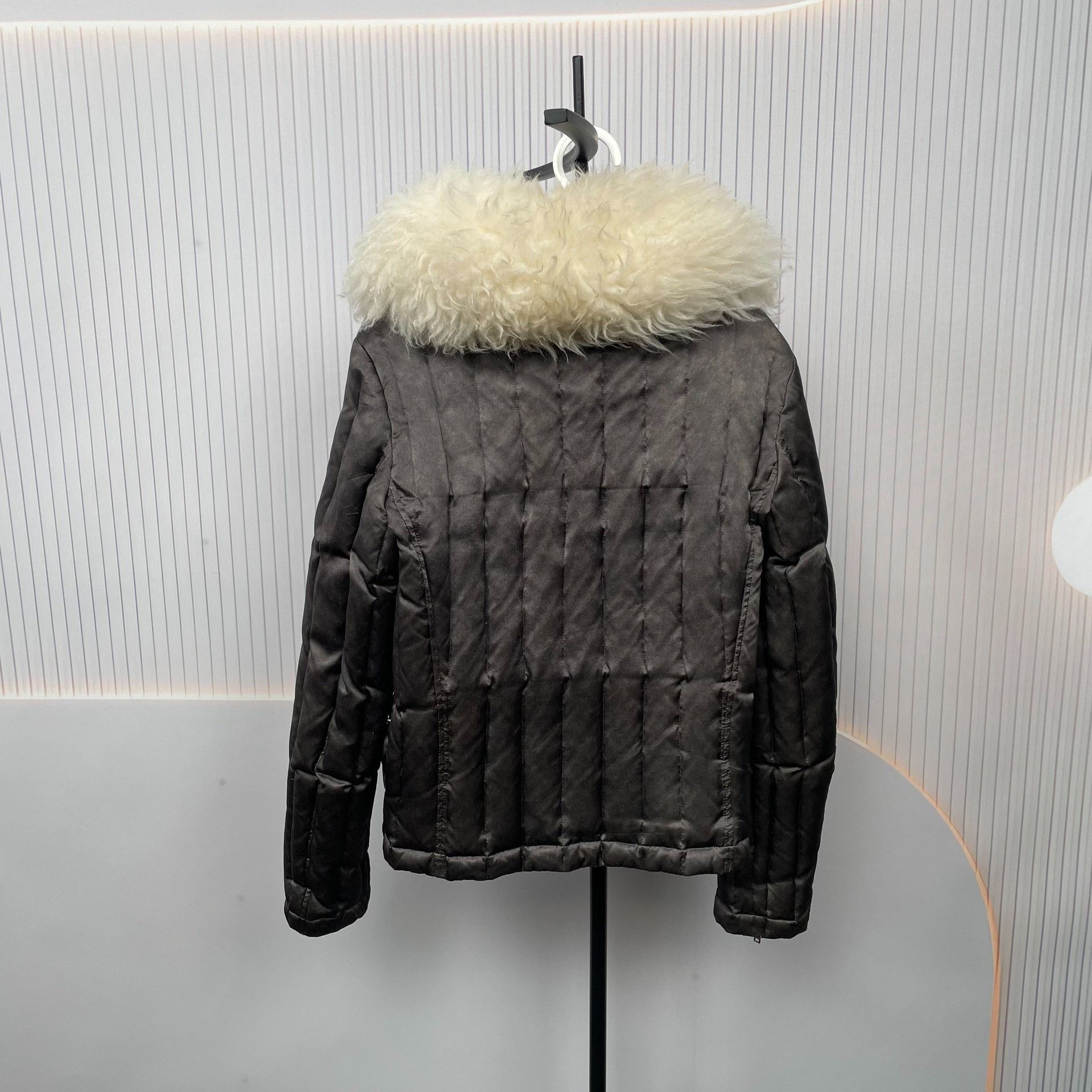 Louis Vuitton Louis Vuitton Gray Jacket 36 Women Size S / US 4 / IT 40 - 2 Thumbnail