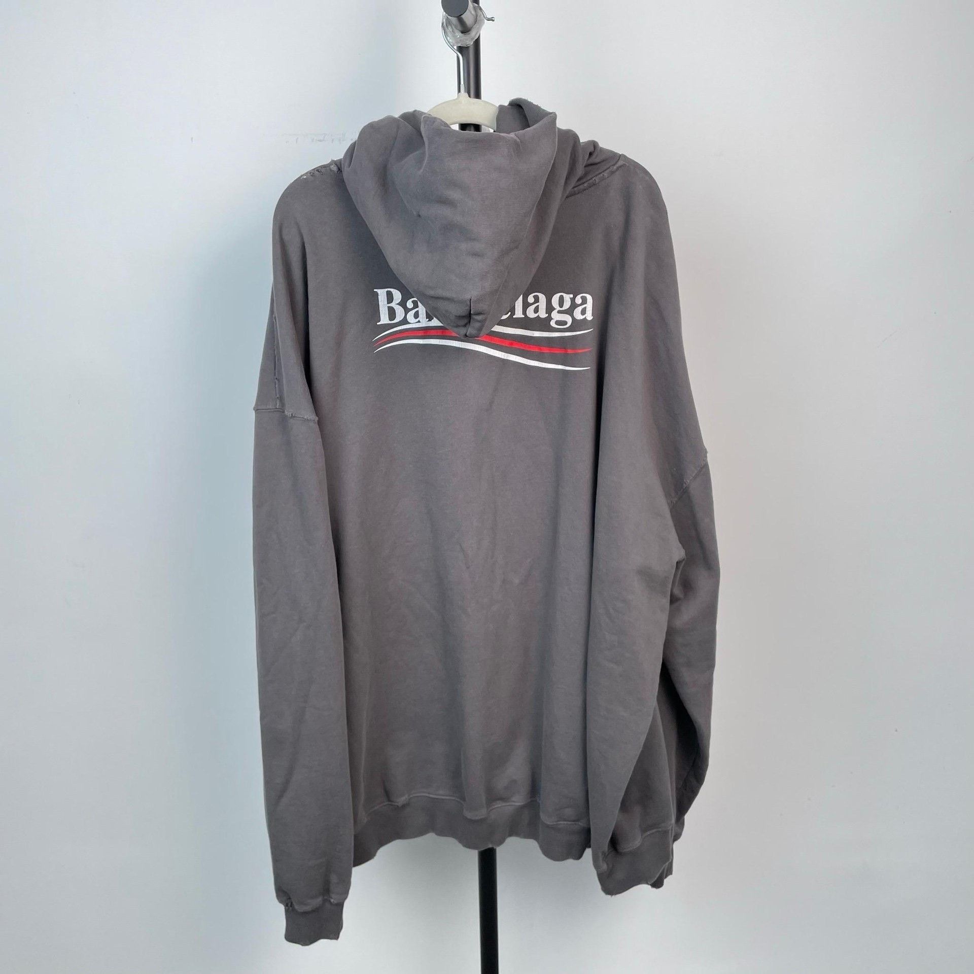 Balenciaga Balenciaga Gray Hoodie XL Men Size US XL / EU 56 / 4 - 2 Thumbnail