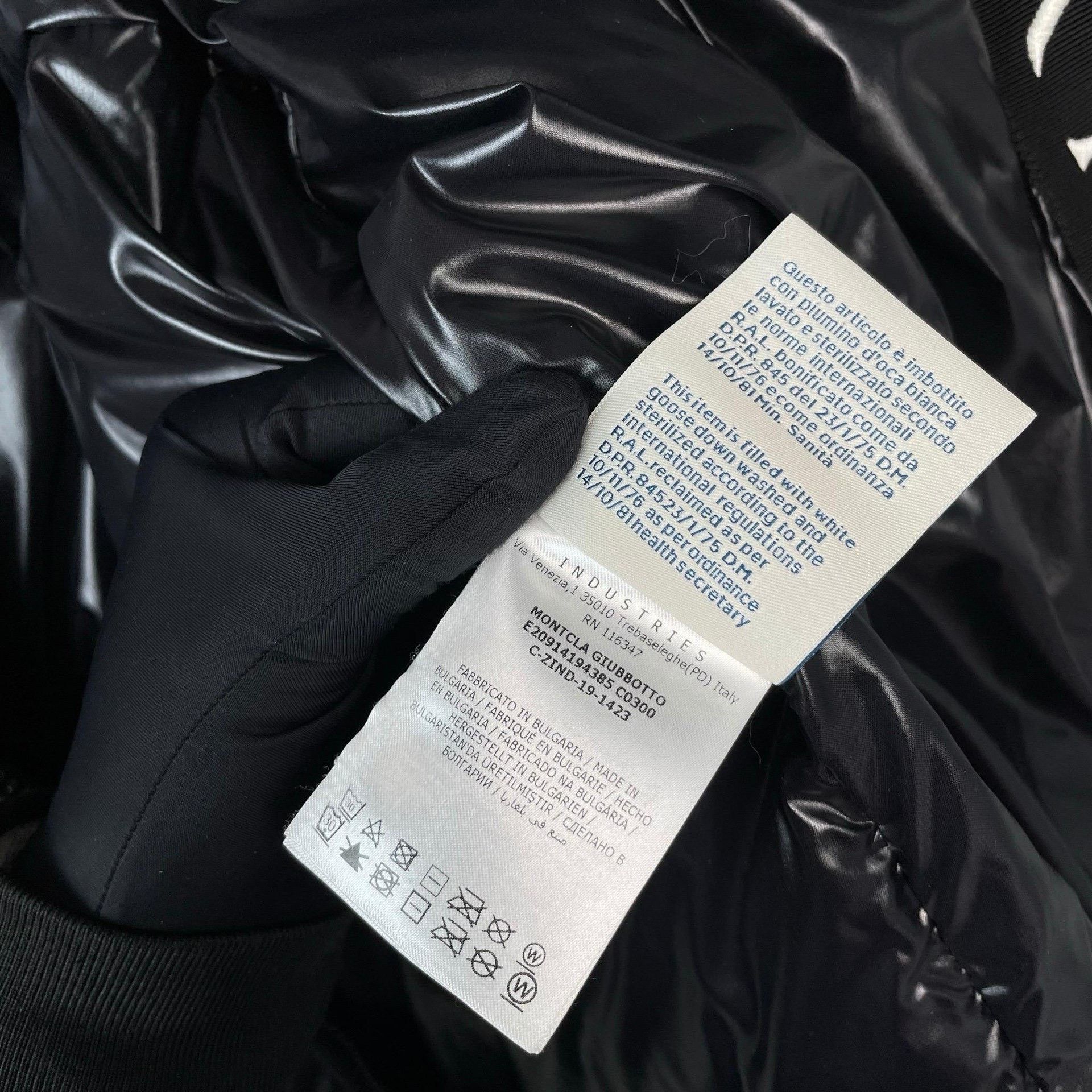 Moncler Moncler Embroidered Black Heavy Coat S Men Size US S / EU 44-46 / 1 - 7 Thumbnail