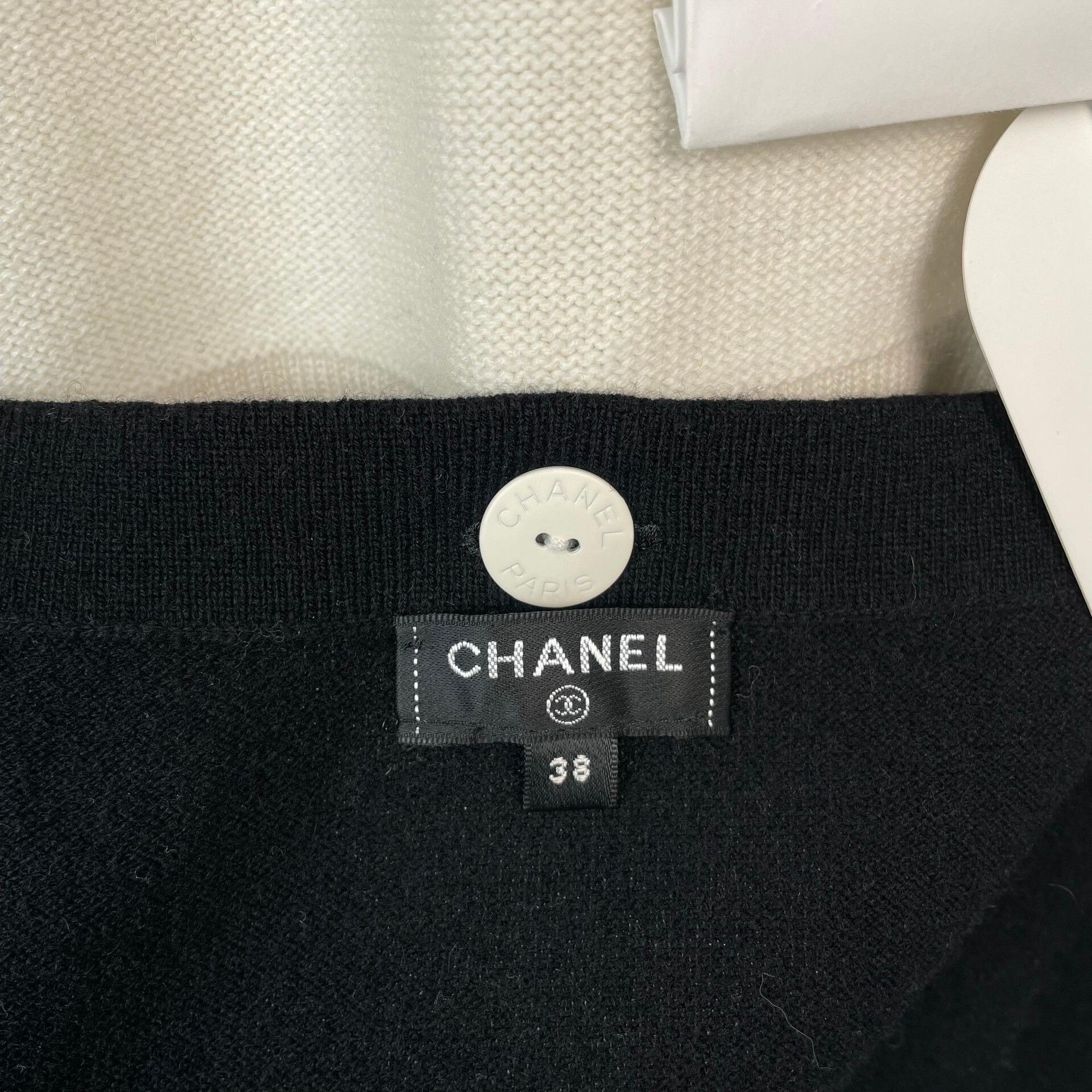 Chanel Chanel Multi Sweater S Women Size S / US 4 / IT 40 - 8 Thumbnail