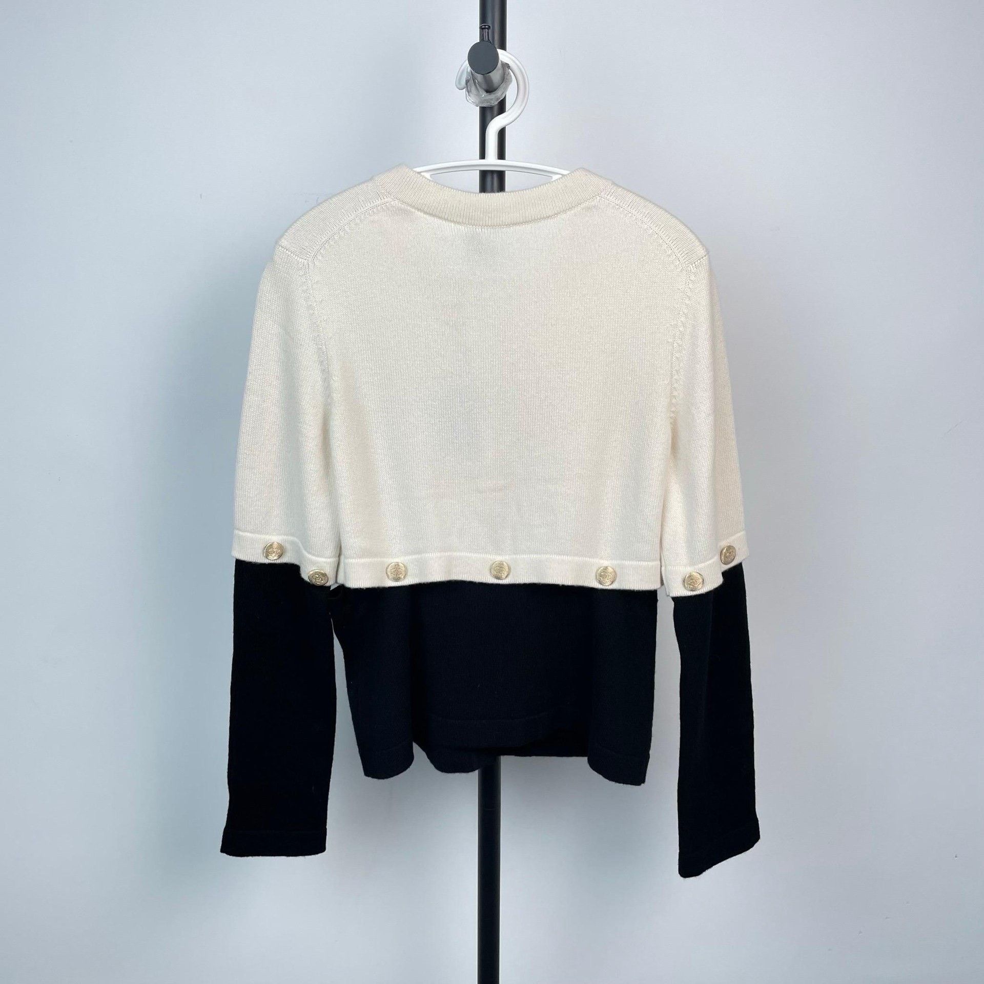 Chanel Chanel Multi Sweater S Women Size S / US 4 / IT 40 - 2 Thumbnail
