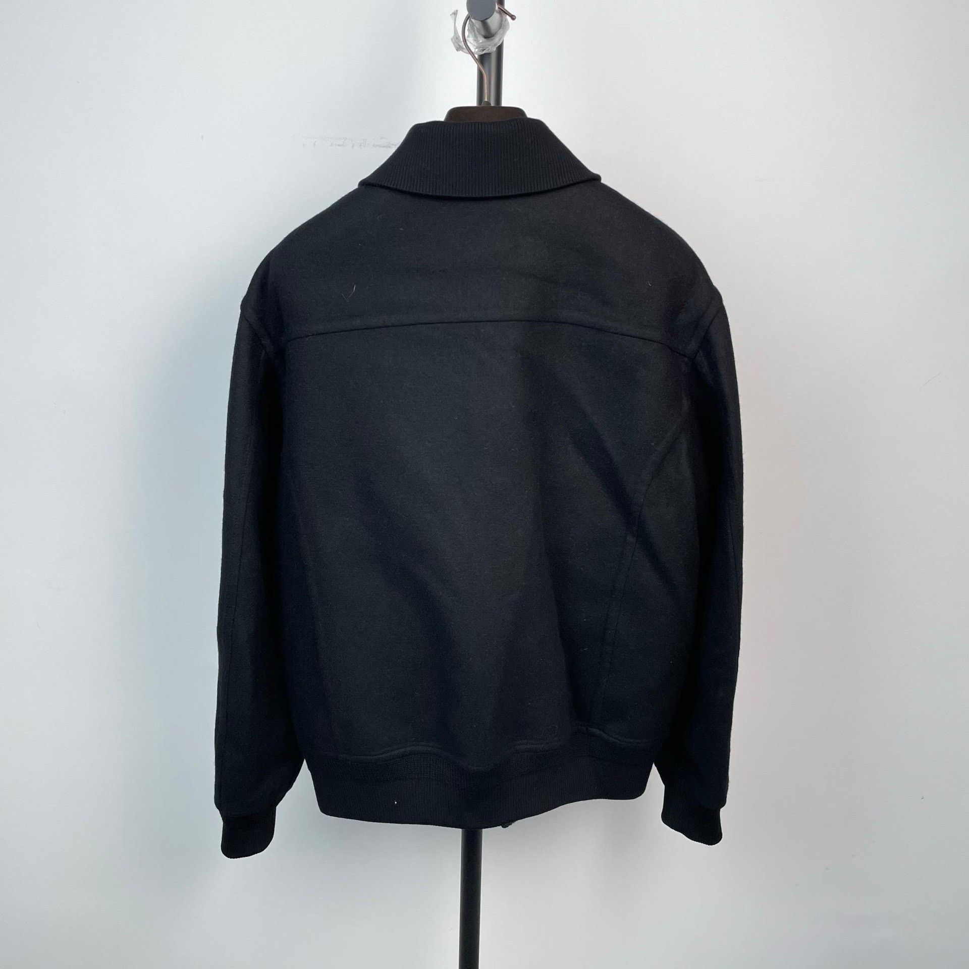 Louis Vuitton Louis Vuitton Gray Light Jacket 50 Men Size US XL / EU 56 / 4 - 2 Thumbnail