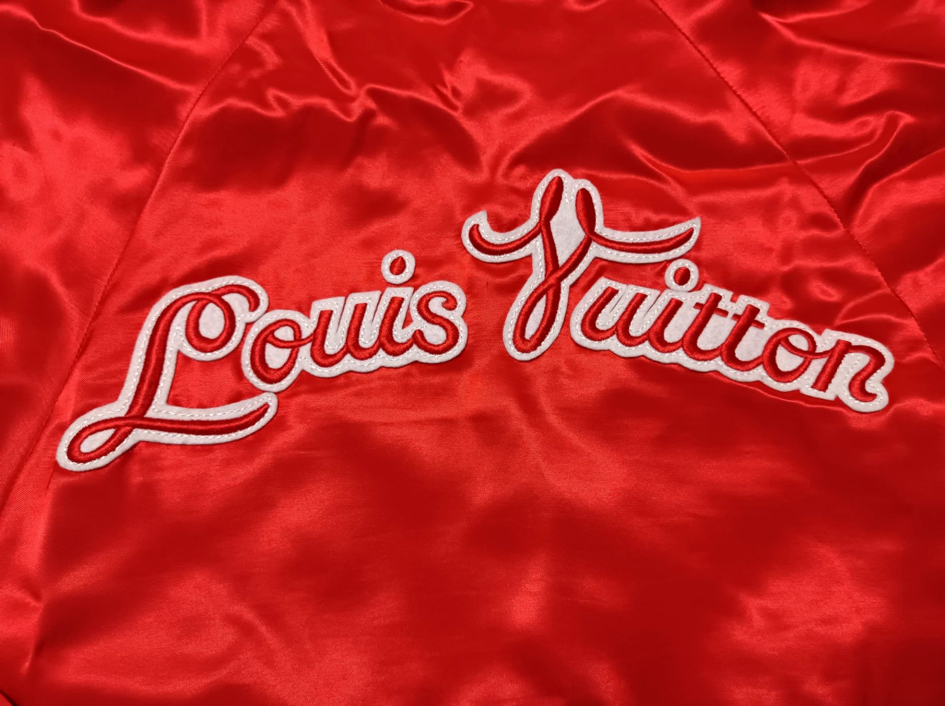 Visvim Louis Vuitton Red Satin Embroidered Logo Jacket SS18 Size US M / EU 48-50 / 2 - 6 Thumbnail