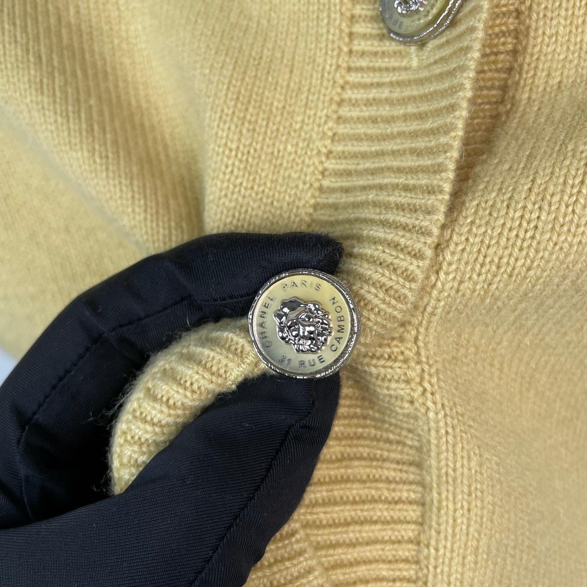 Chanel Chanel Yellow Sweater 22 Women Size XS / US 0-2 / IT 36-38 - 4 Thumbnail
