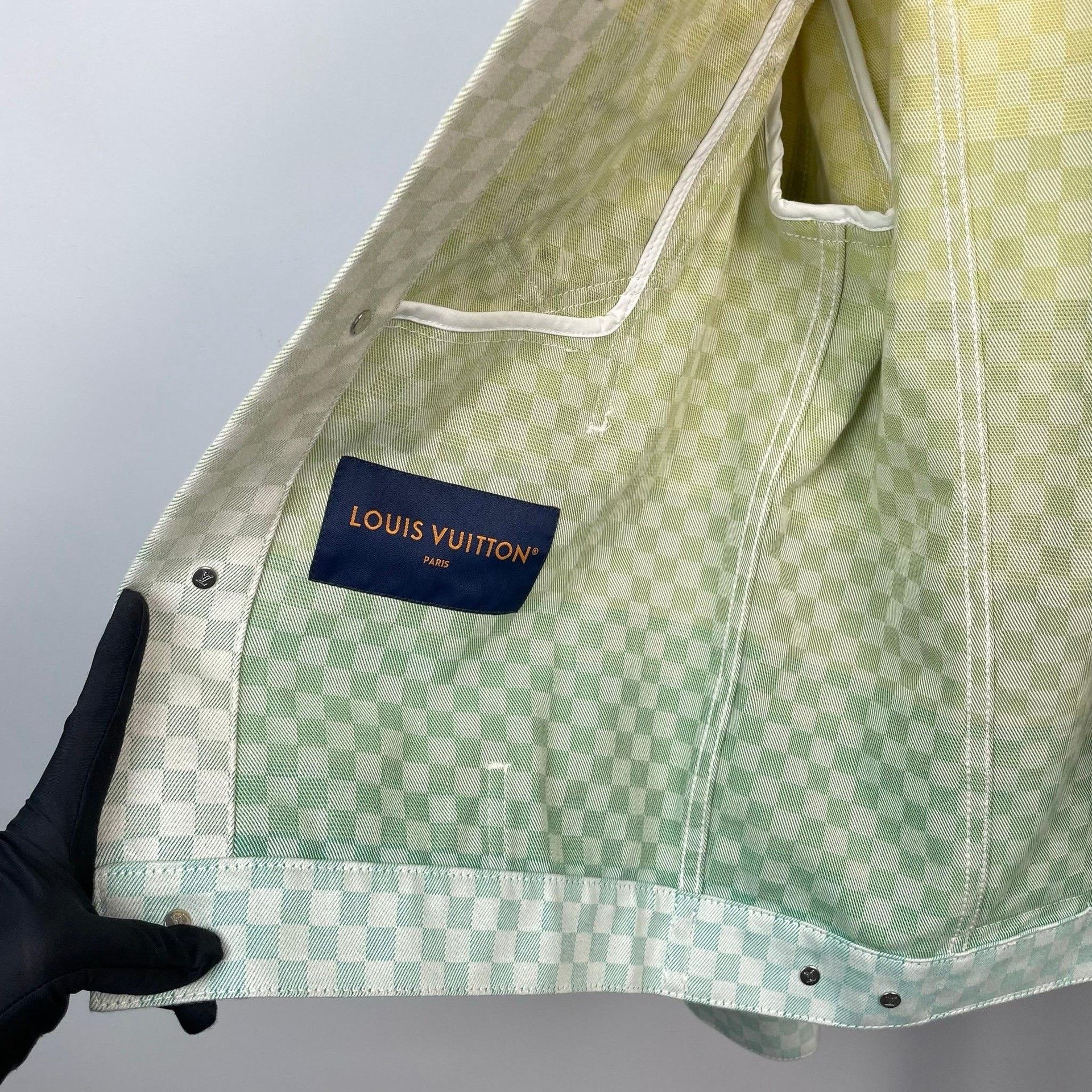 Louis Vuitton Louis Vuitton Multi Item 46 Men Size US L / EU 52-54 / 3 - 6 Thumbnail
