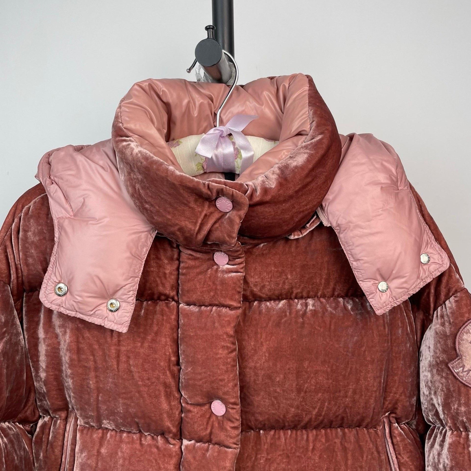 Moncler Moncler Velvet Cropped Beige Down Jacket M Women Size M / US 6-8 / IT 42-44 - 6 Thumbnail