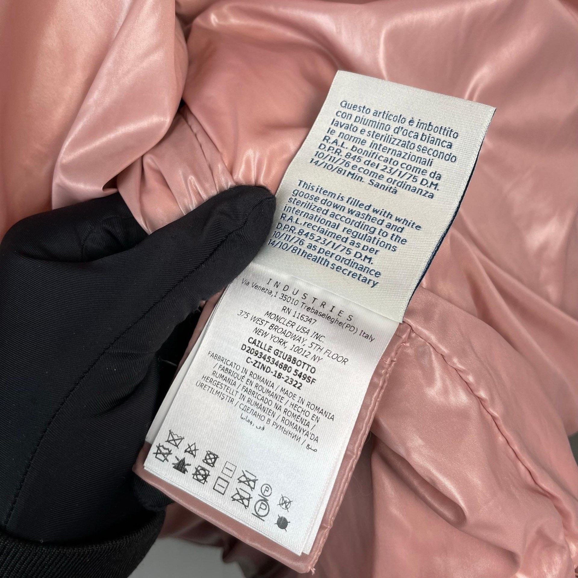 Moncler Moncler Velvet Cropped Beige Down Jacket M Women Size M / US 6-8 / IT 42-44 - 7 Thumbnail