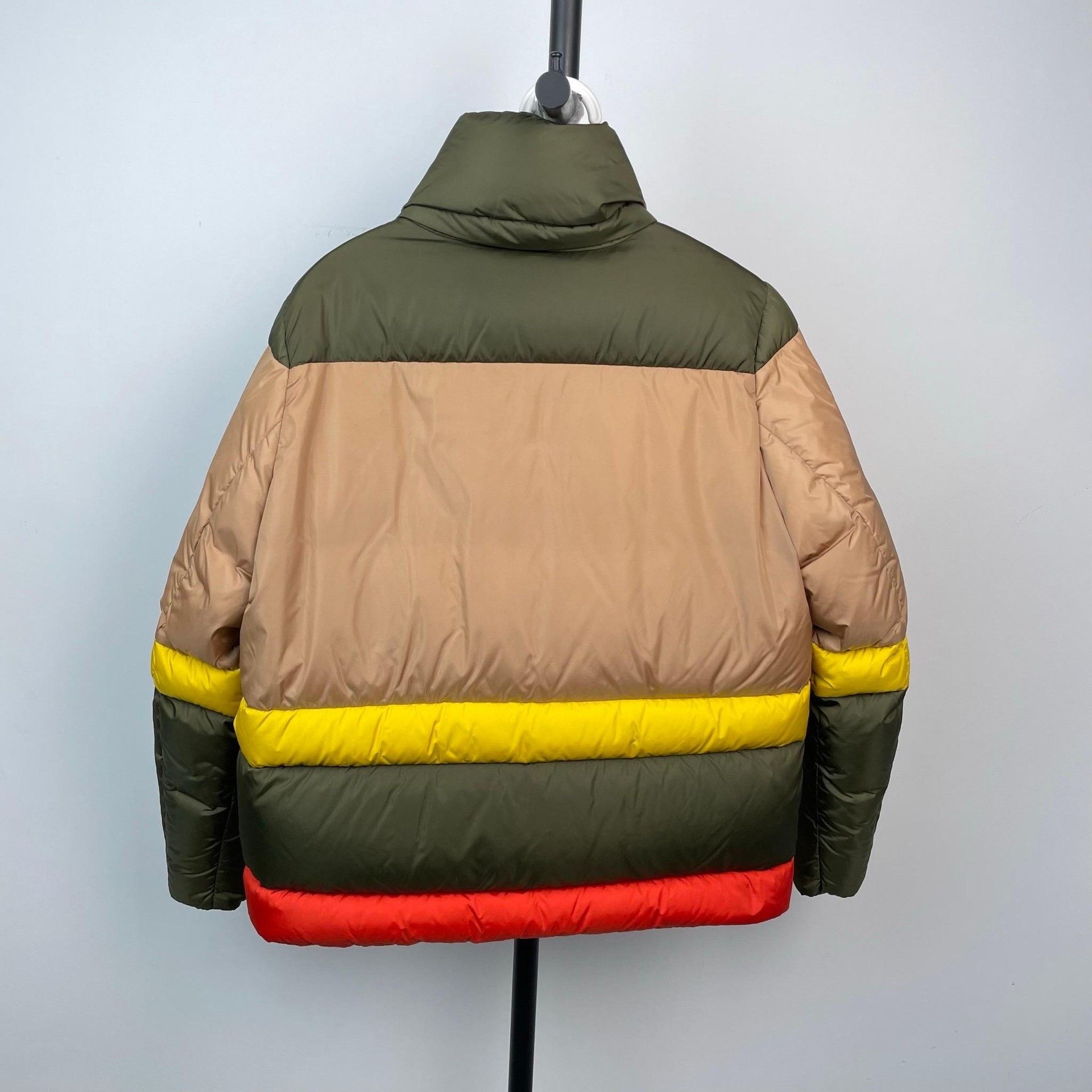 Moncler Moncler Multi Heavy Coat L Men Size US L / EU 52-54 / 3 - 2 Thumbnail