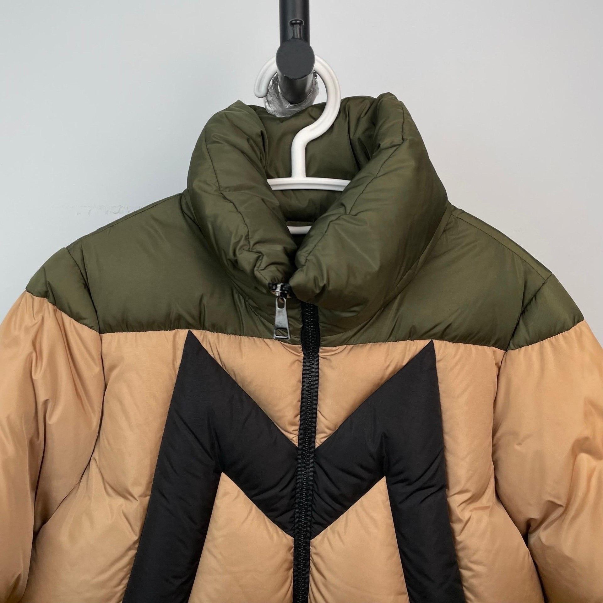 Moncler Moncler Multi Heavy Coat L Men Size US L / EU 52-54 / 3 - 3 Thumbnail