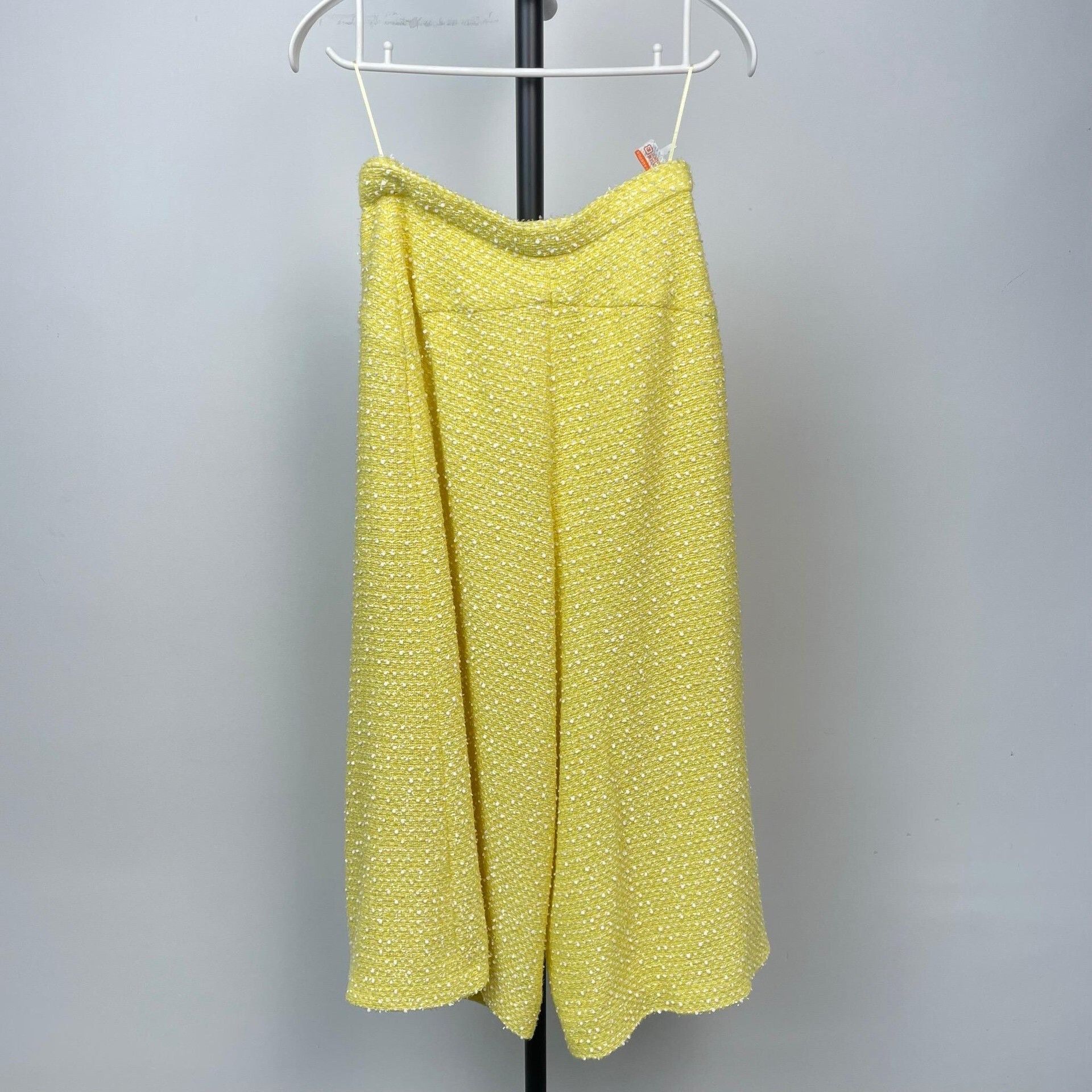 Chanel Chanel Yellow Pants S Women Size 26" / US 2 / IT 38 - 2 Thumbnail