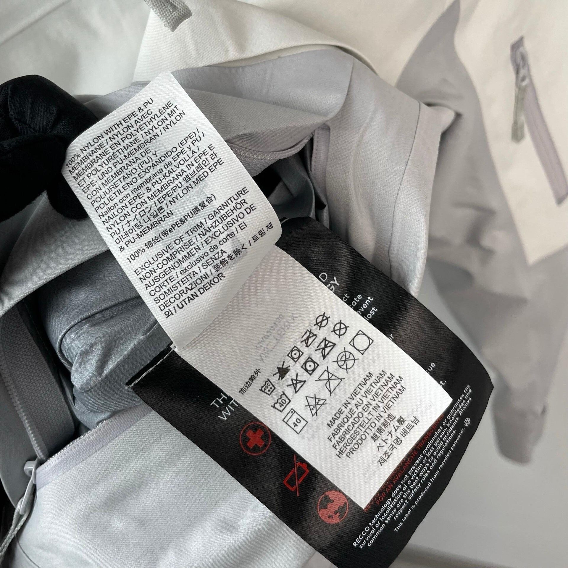 Arc'teryx Arc'teryx White Heavy Coat S Men Size US S / EU 44-46 / 1 - 8 Thumbnail