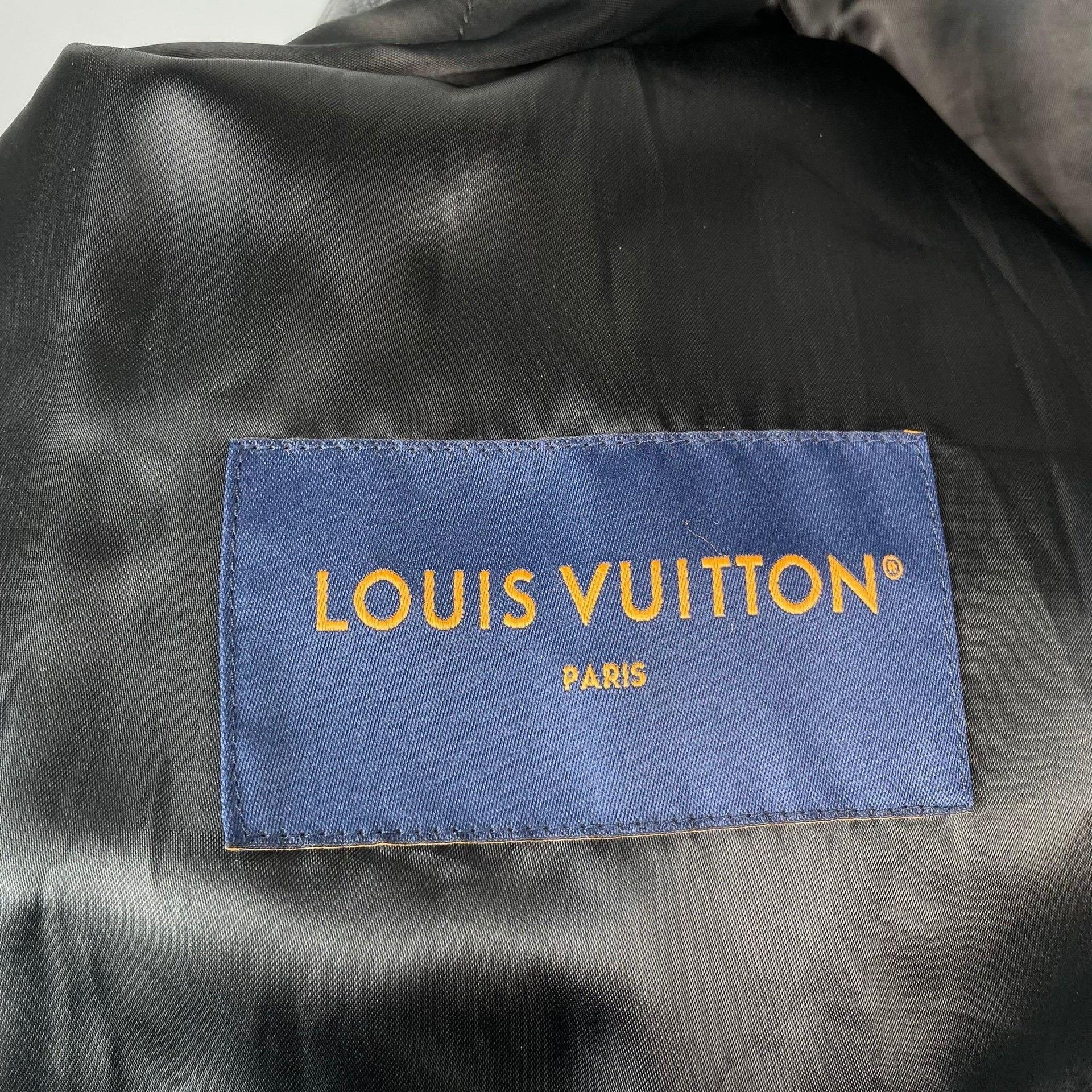 Louis Vuitton Louis Vuitton Black Light Jacket 23 Men Size US XS / EU 42 / 0 - 7 Thumbnail