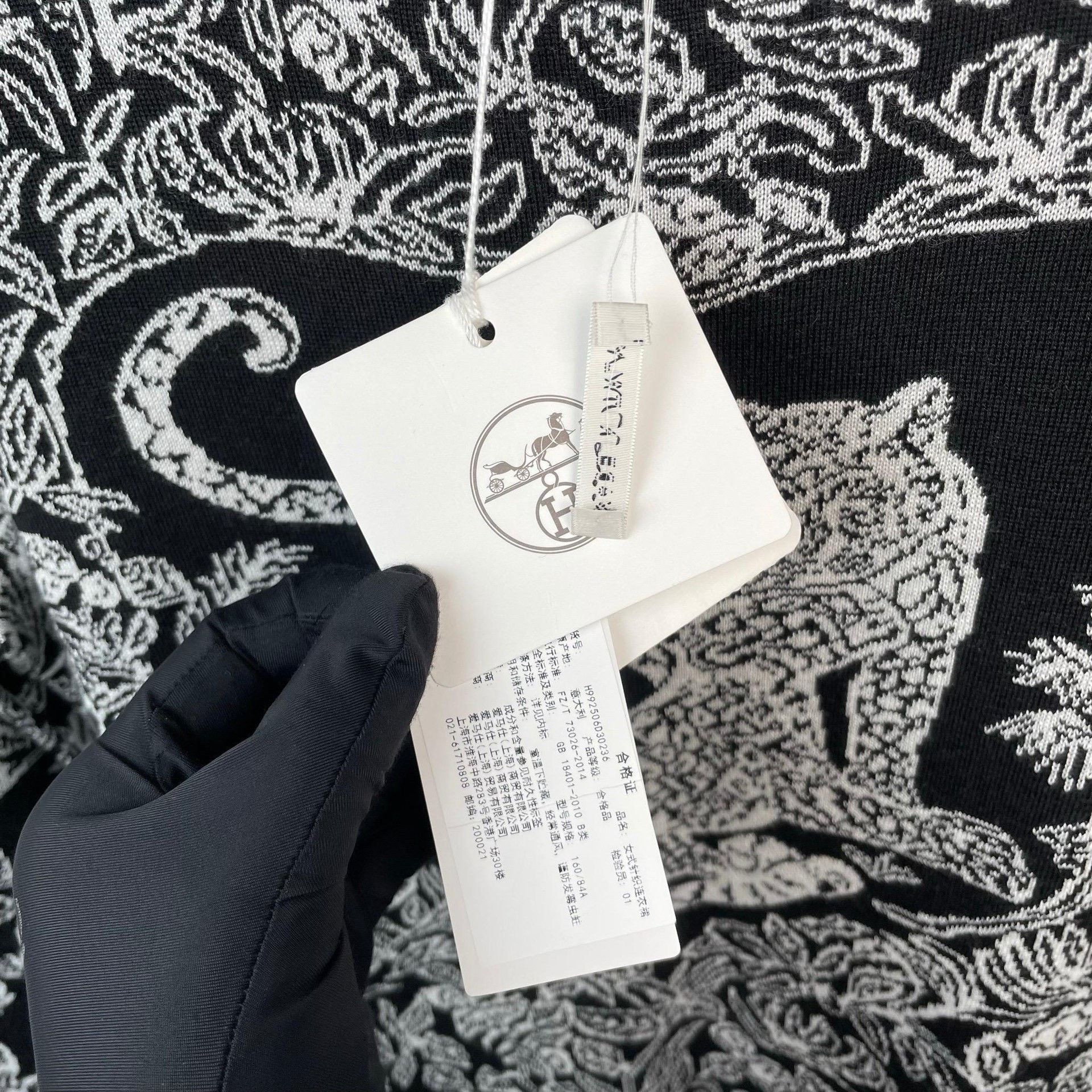 Hermes Hermes Black Sweater 36 Women Size S / US 4 / IT 40 - 5 Thumbnail