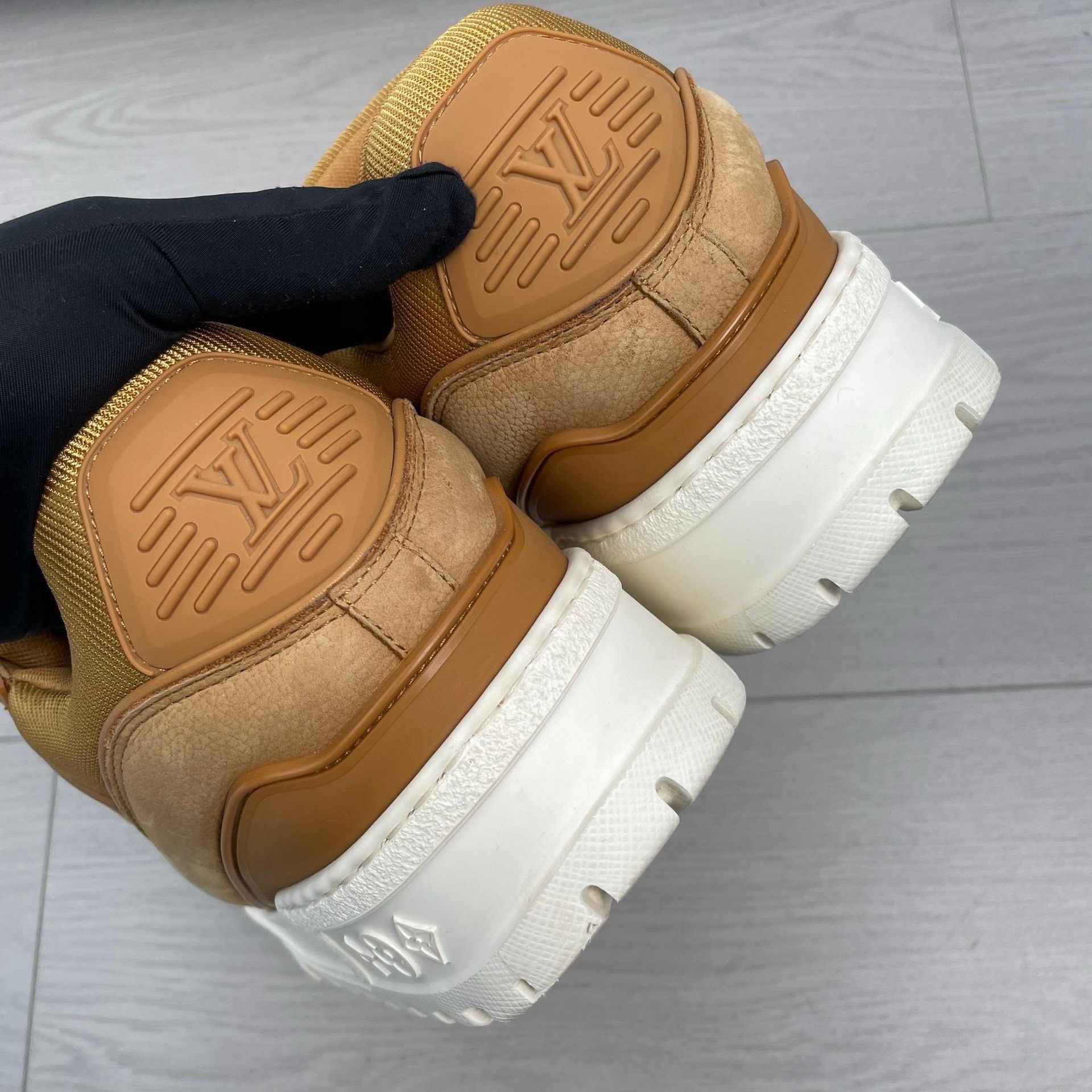 Louis Vuitton Louis Vuitton Brown Lowtop Sneakers 24 Men Size US 10 / EU 43 - 4 Thumbnail