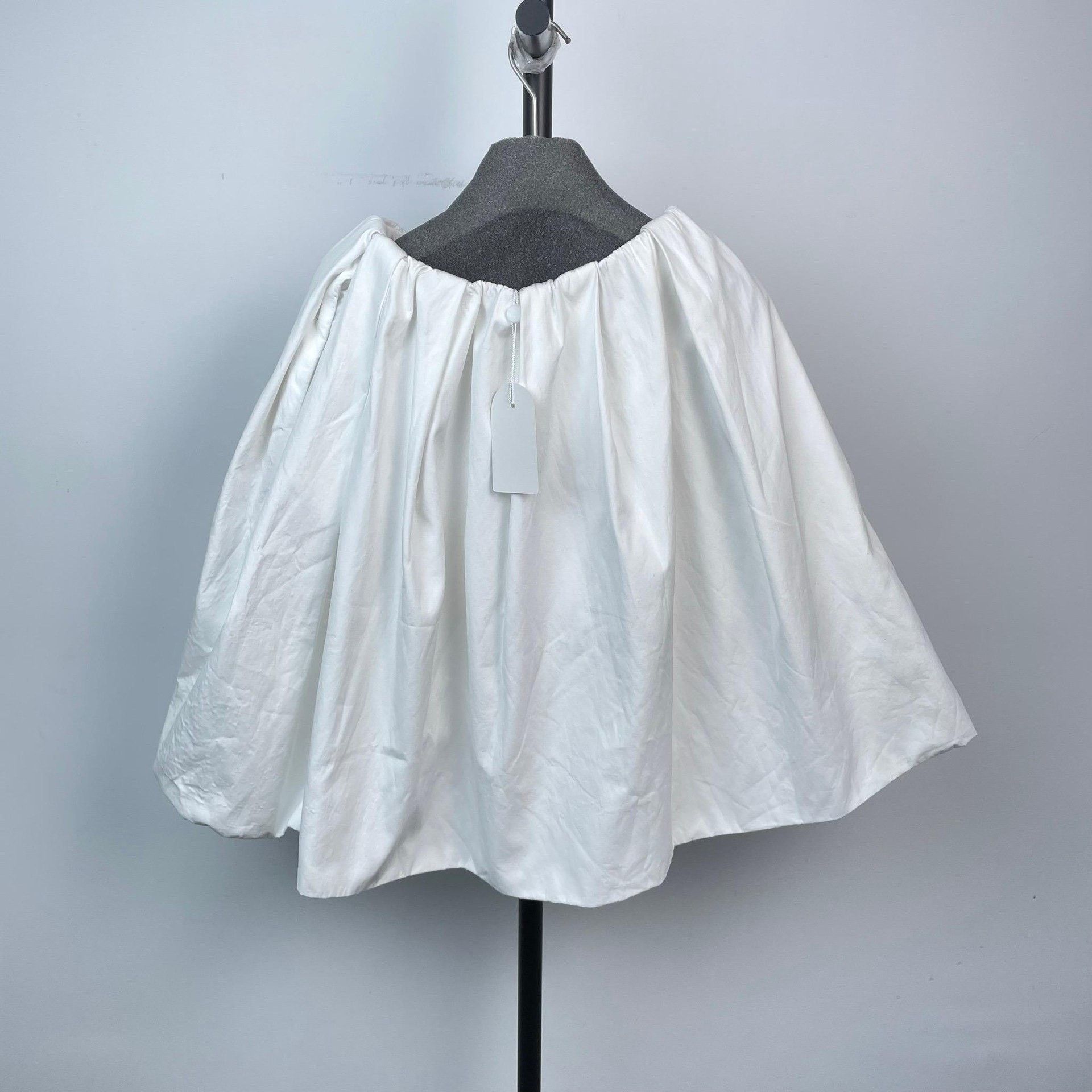 Miu Miu Miu Miu Cropped White Skirt 40 Women Size 40" / US 18 - 2 Thumbnail