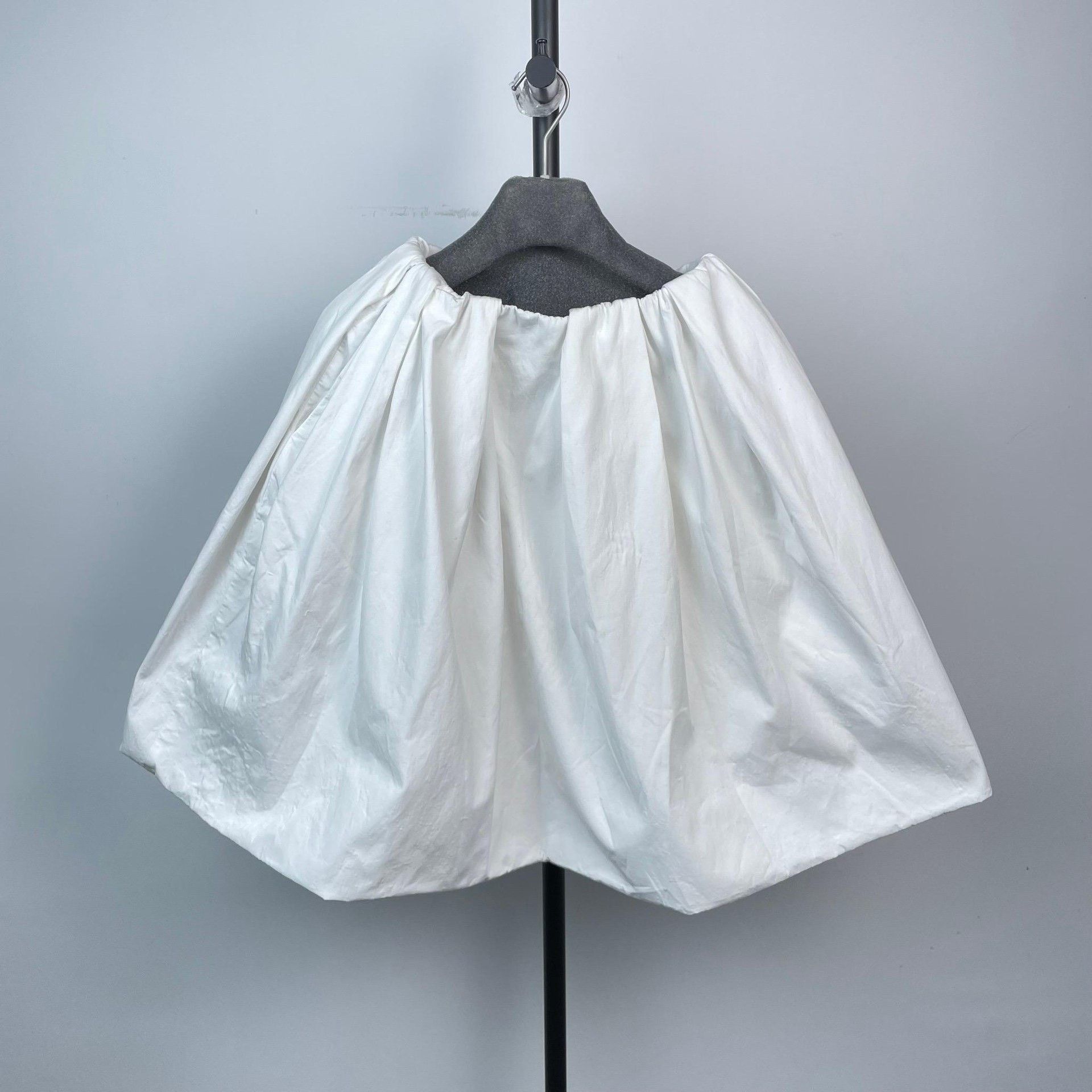 Miu Miu Miu Miu Cropped White Skirt 40 Women Size 40" / US 18 - 9 Thumbnail