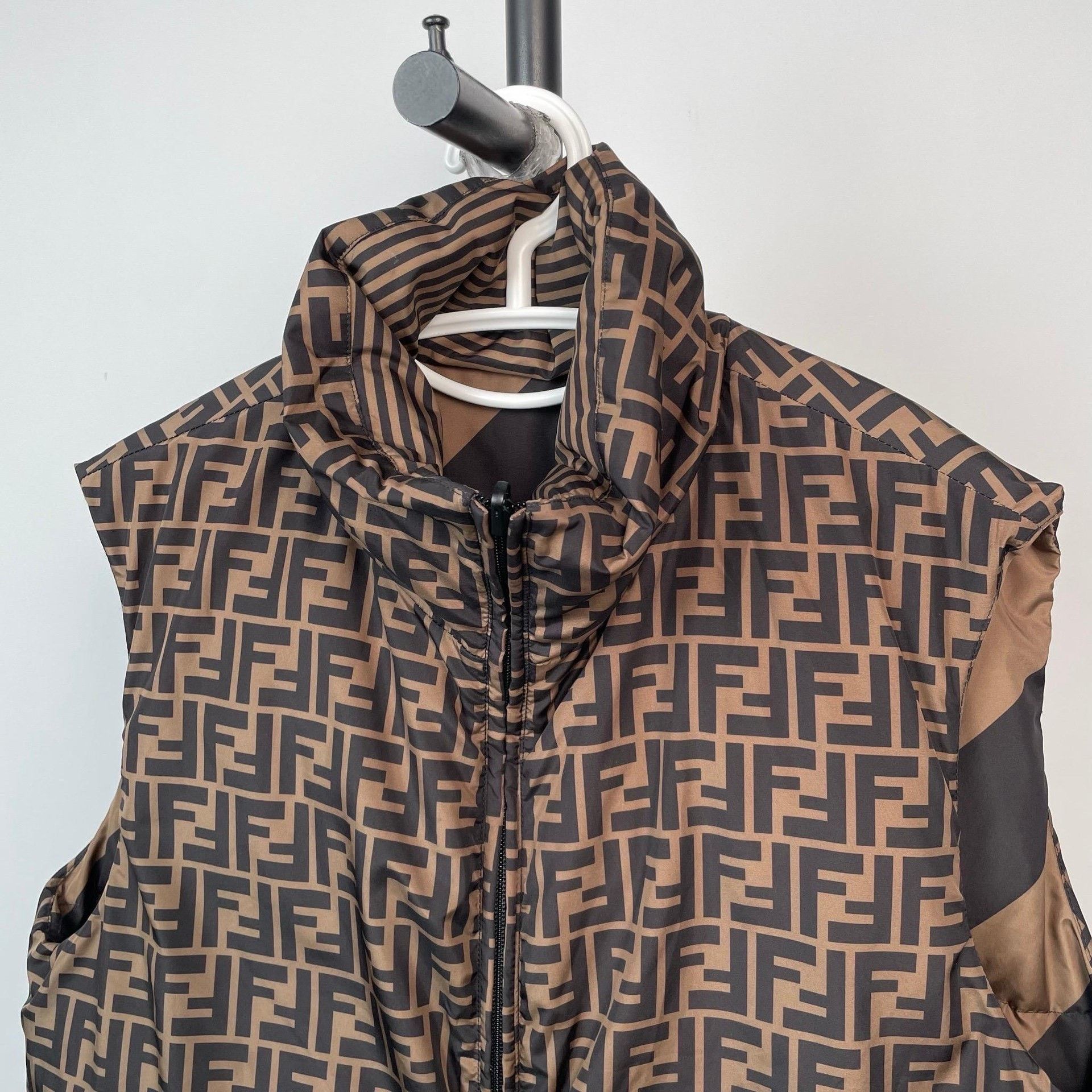 Fendi Fendi Down Brown Vest 48 Men Size US XL / EU 56 / 4 - 3 Thumbnail