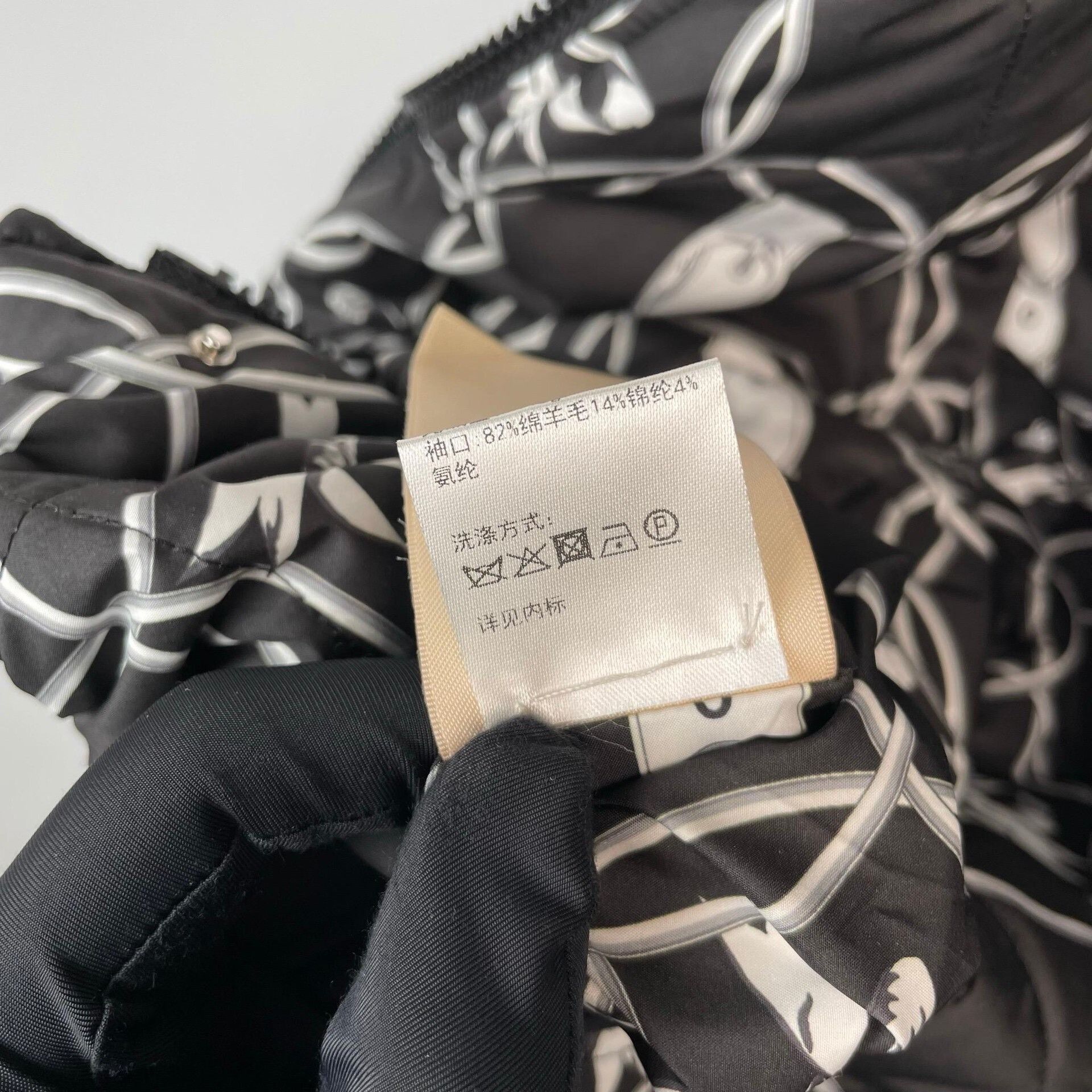 Hermes Hermes Black Heavy Coat M Men Size US M / EU 48-50 / 2 - 9 Thumbnail