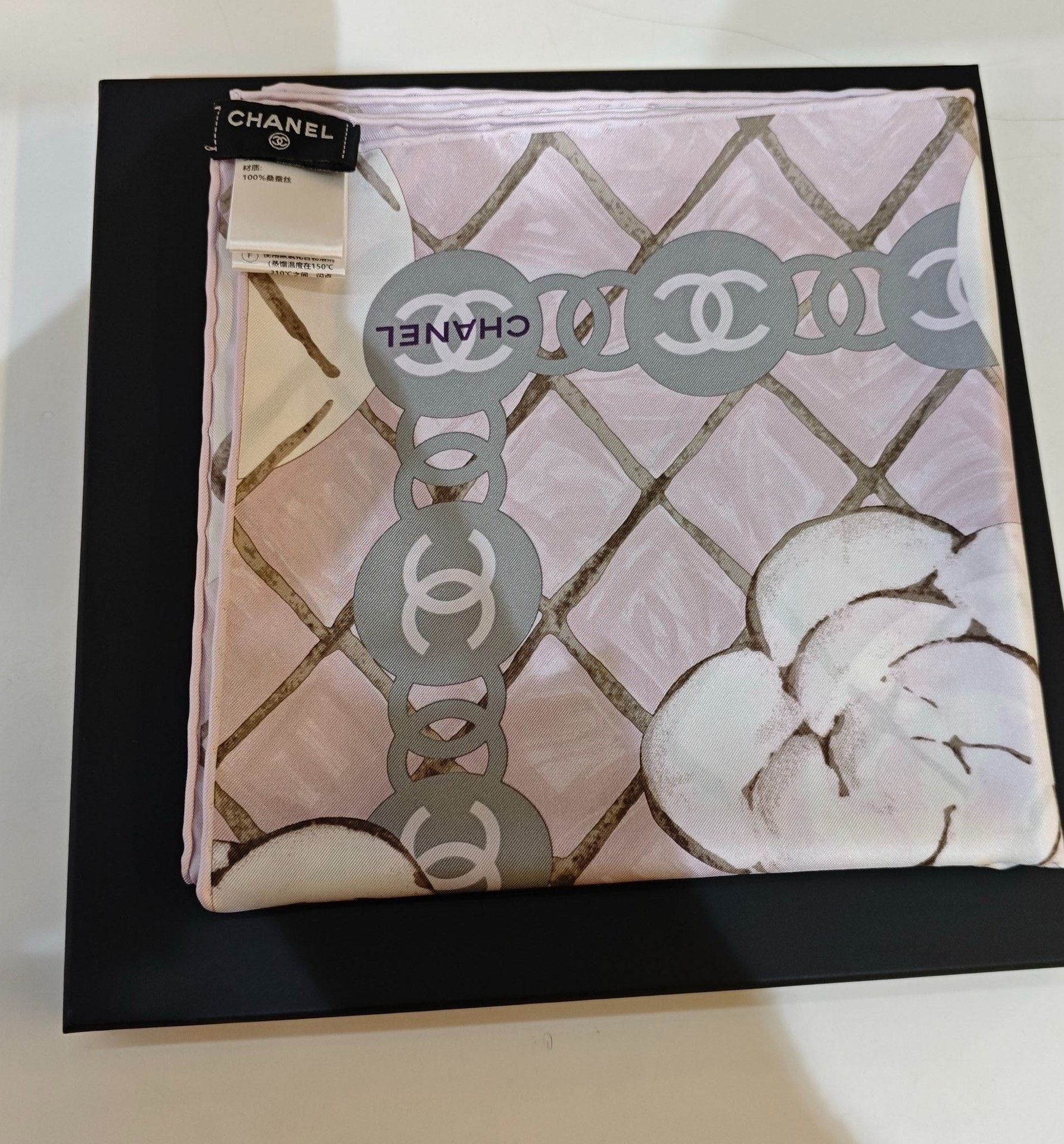 Chanel Chanel Printed Graphic Pink Scarf 38 Men Size ONE SIZE - 2 Thumbnail